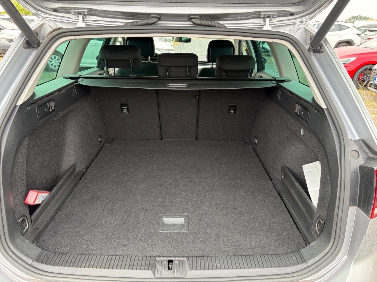 Volkswagen Passat, BUSINESS 2.0TDI 110kW DSG CZ - fotka 6