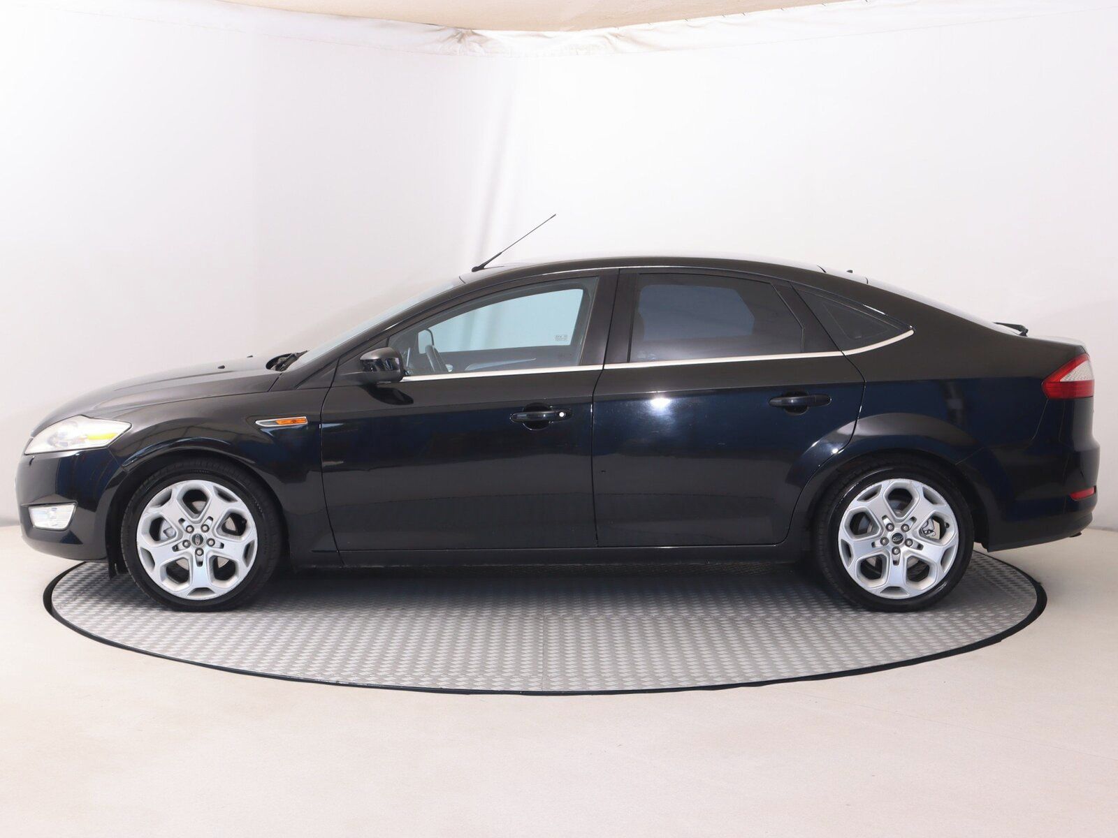 Ford Mondeo, 2.3 i, Titanium, Automat - fotka 3