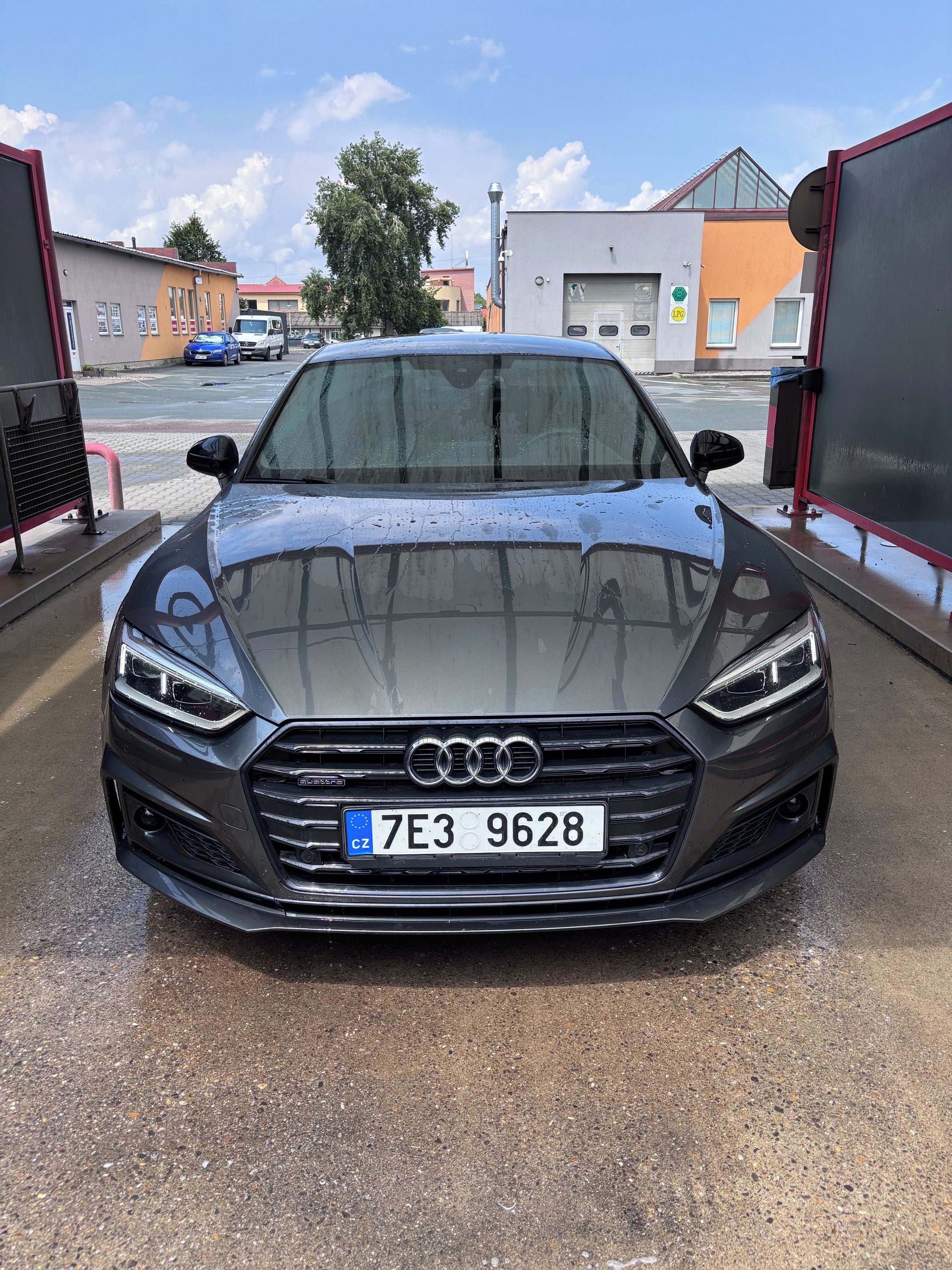 Audi A5, 2.0 TDi Quattro, S-Line - fotka 4