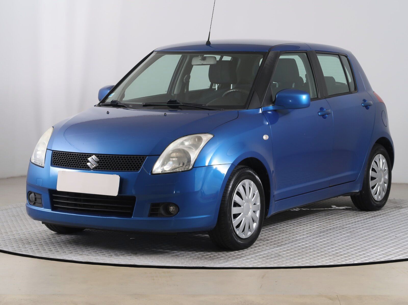 Suzuki Swift, 1.3, servisované - fotka 2