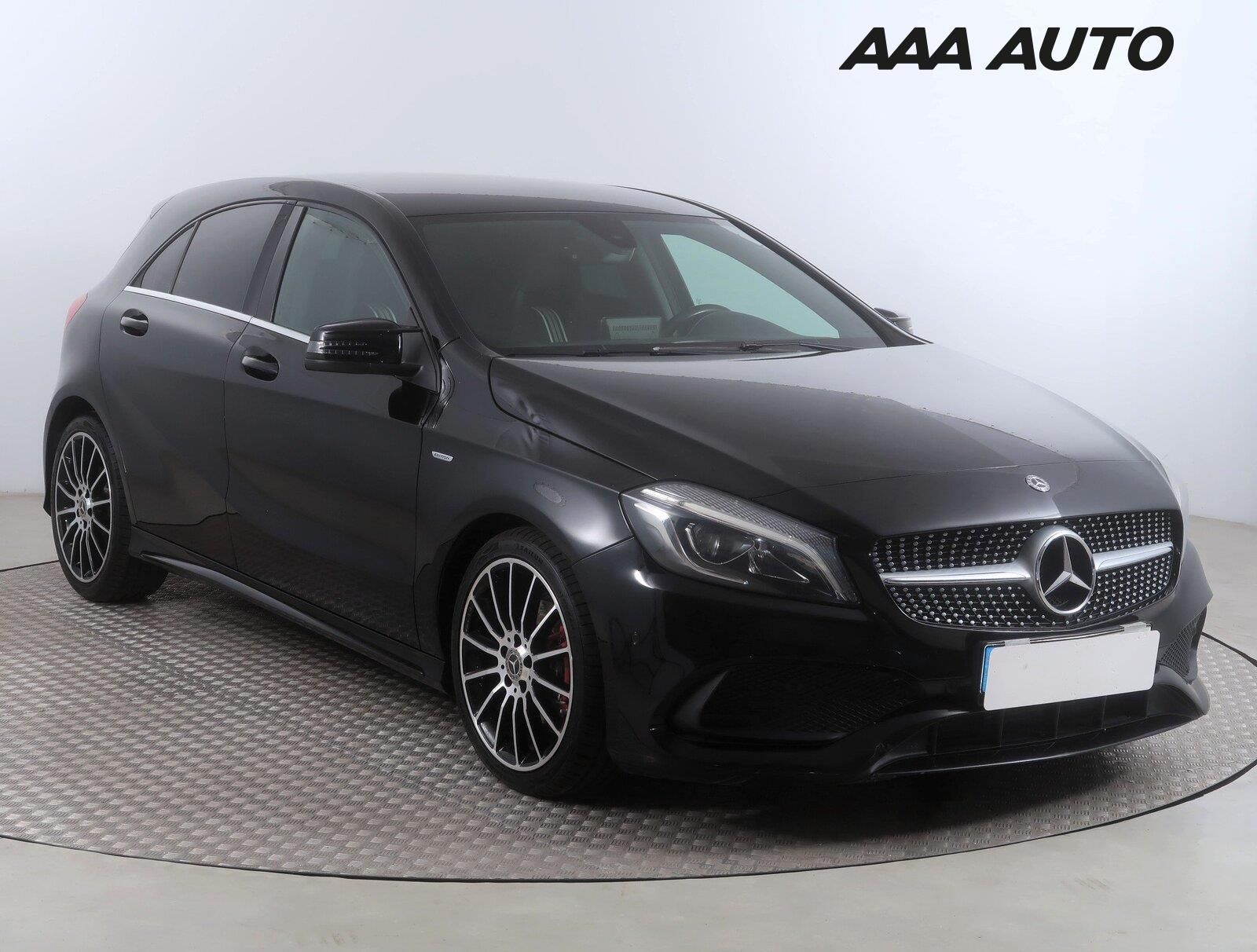 Mercedes-Benz Třídy A, 180, AMG line