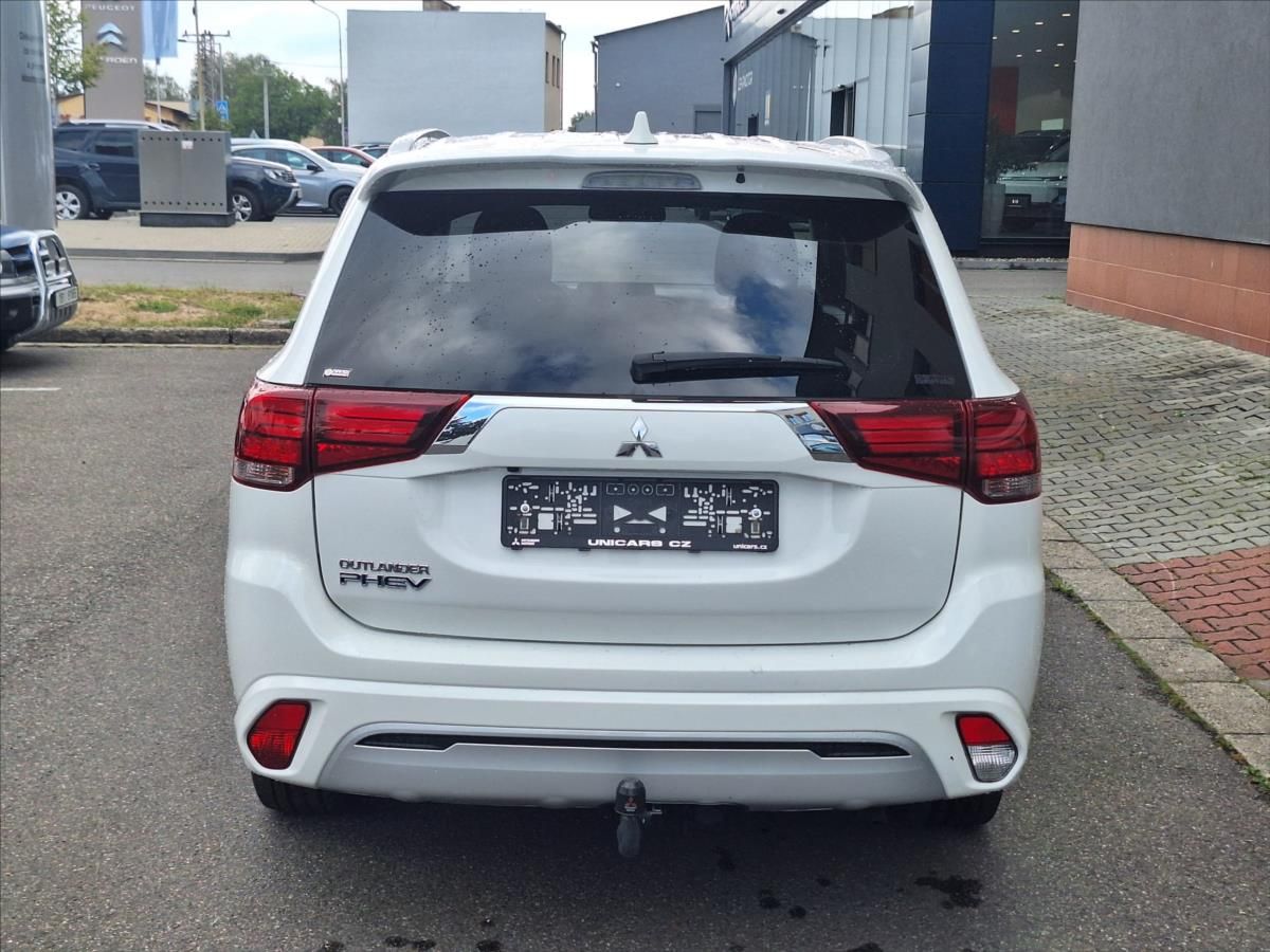 Mitsubishi Outlander, 2,4 PHEV  Intense plus 4WD DPH - fotka 6
