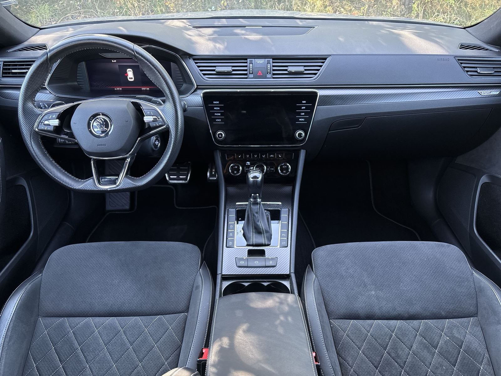 Škoda Superb, Combi 2.0 TDI DSG Sportline - fotka 5