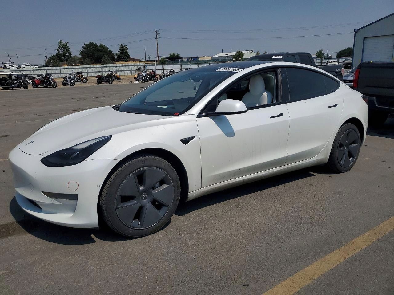 Tesla Model 3, Auto na cestě