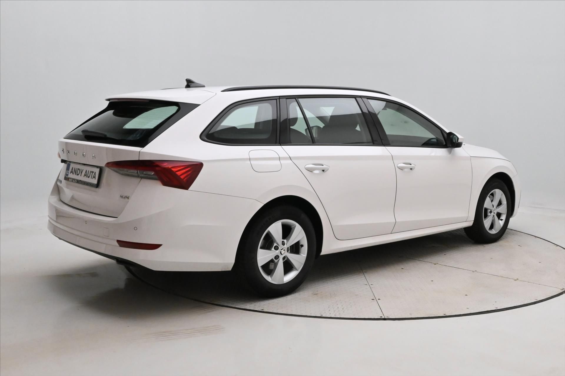 Škoda Octavia, 2,0 TDI 110kW 4x4 DSG Ambition - fotka 5