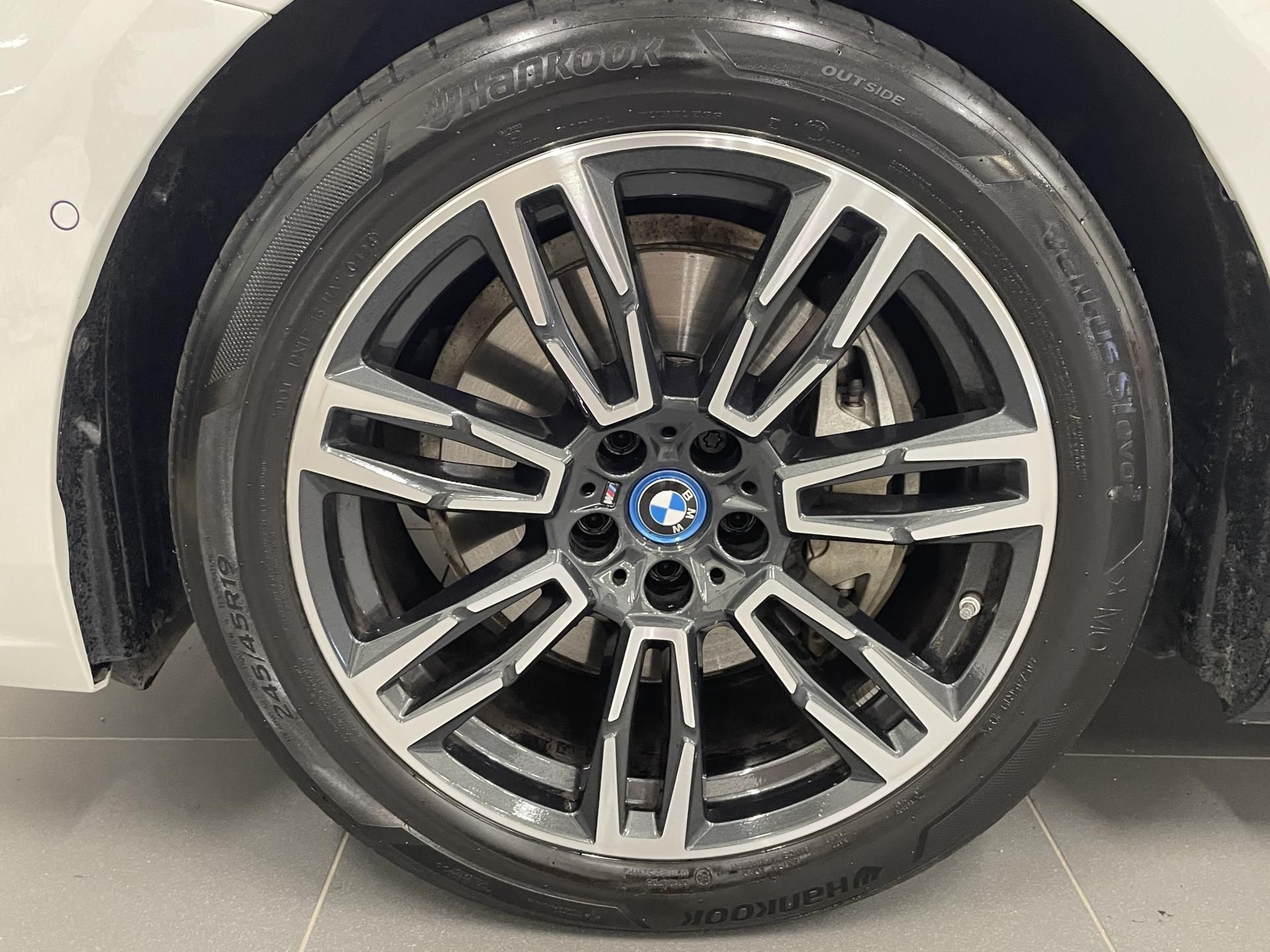 BMW i5, eDrive40 Sedan - fotka 4
