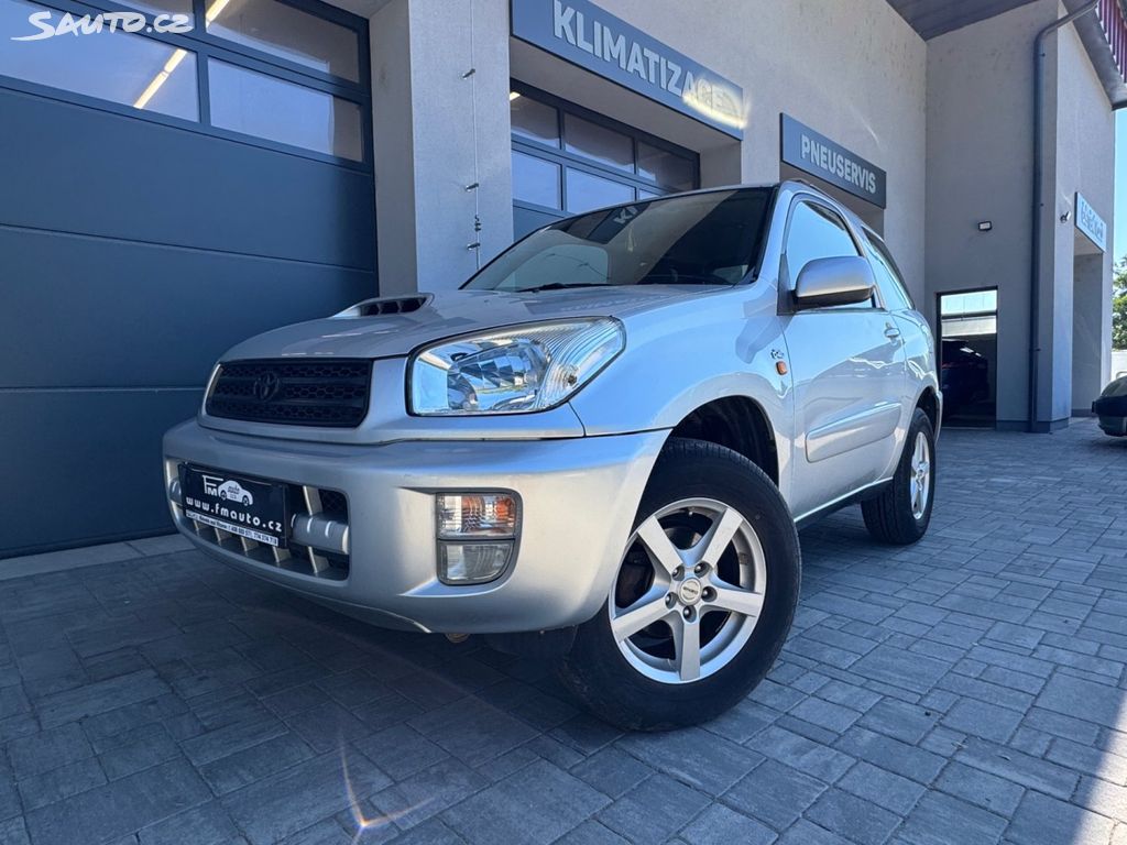 Toyota RAV4 2.0 D-4D 116 ch 4x4 • 3 portes • Boîte manuelle • Clim