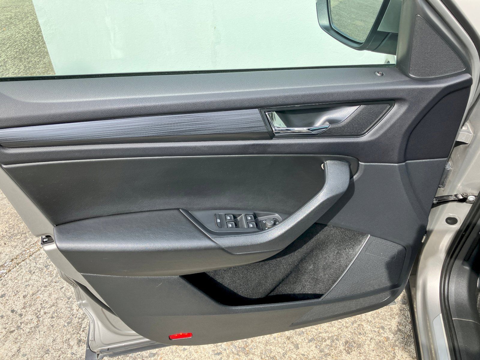 Škoda Kodiaq, 1.4 TSI / 110 kW 4x4 +zim kola - fotka 6