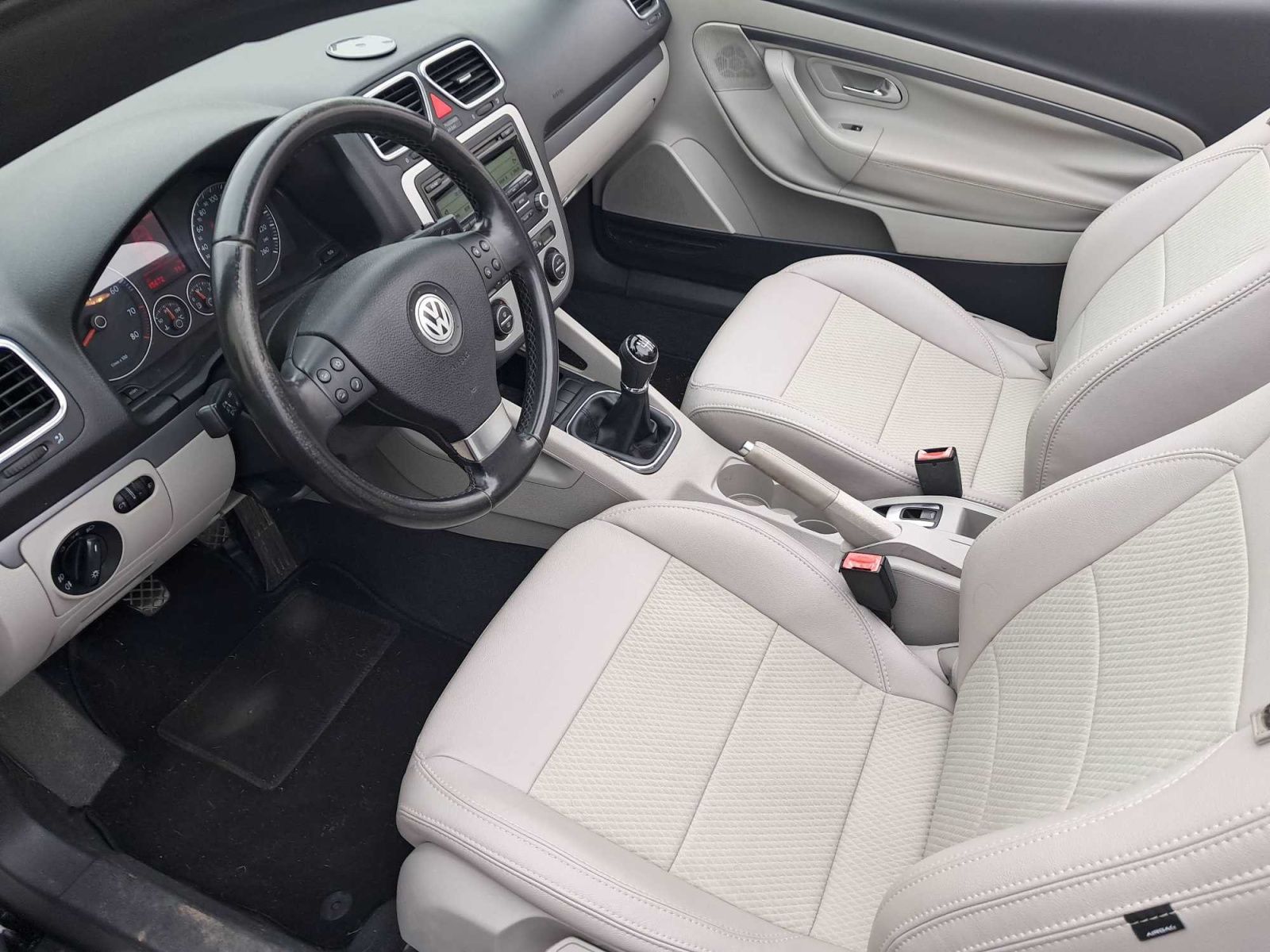 Volkswagen Eos, 1.4 TSI, Automatická klima - fotka 3