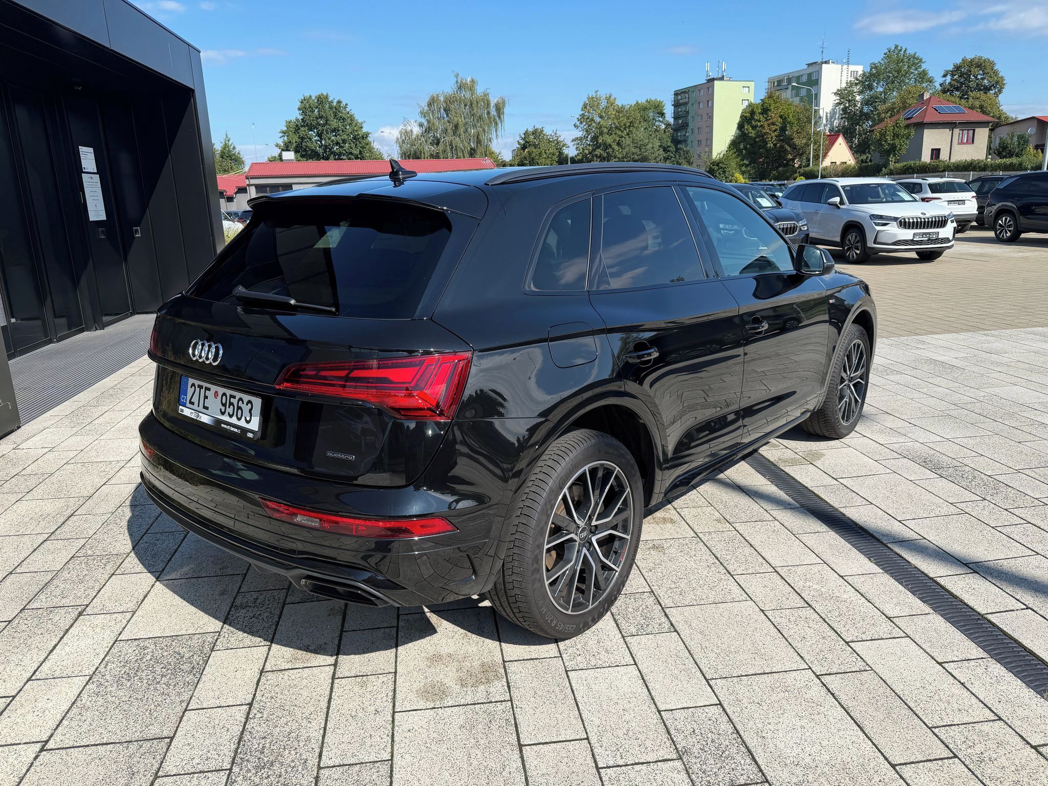 Audi Q5, S-line  2.0TDI 150kW Quattro S - fotka 2