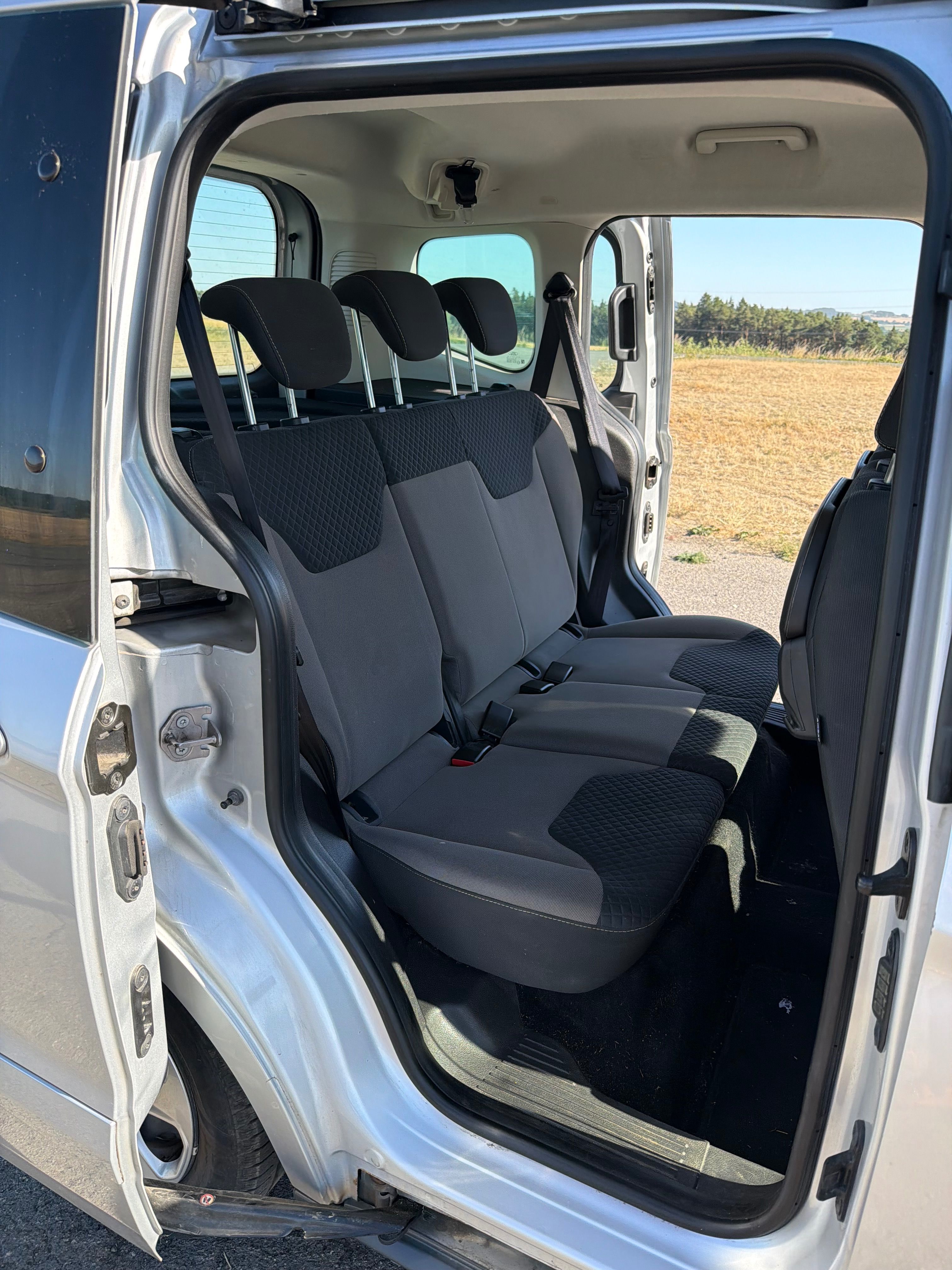 Ford Tourneo Courier - fotka 2