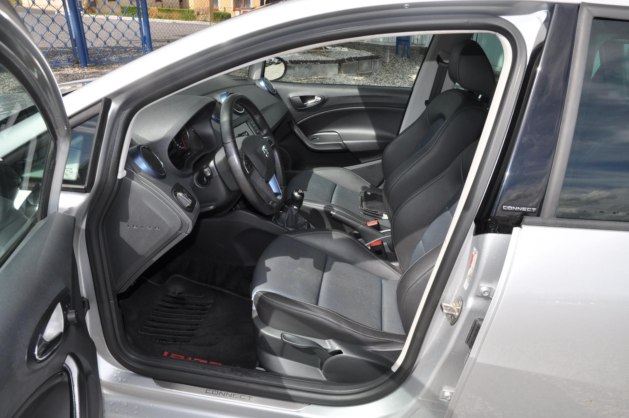 Seat Ibiza, 1.2TSi 66kW KOMBI Style CONNEC - fotka 6