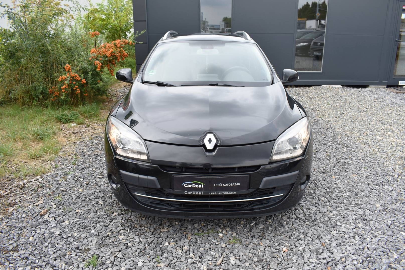 Renault Mégane, 1,9 DCi BOSE,96KW,NAVI,PĚKNÝ - fotka 2