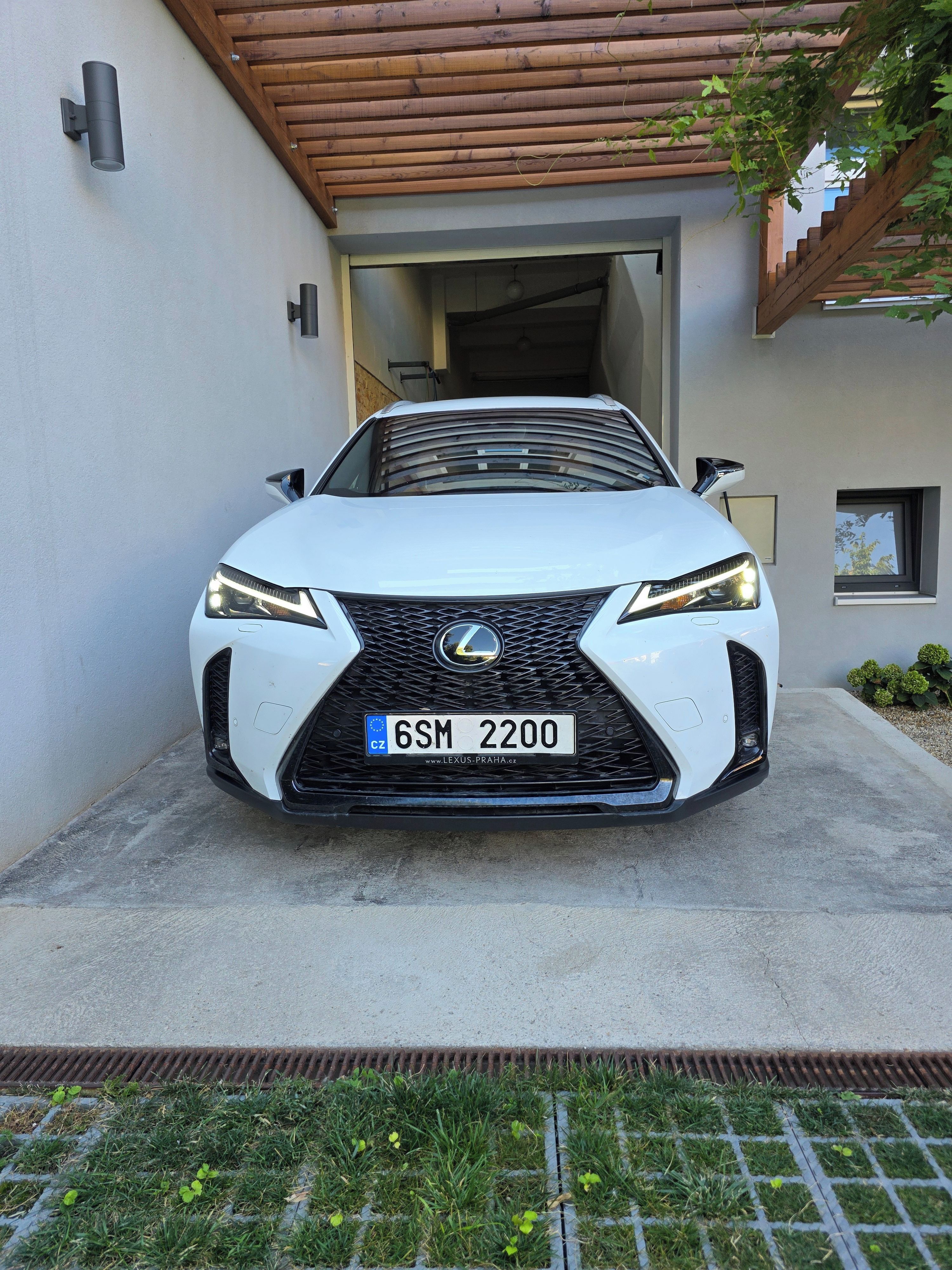 Lexus UX 250h, Lexus UX 250h 2023 odpočet DPH - fotka 3