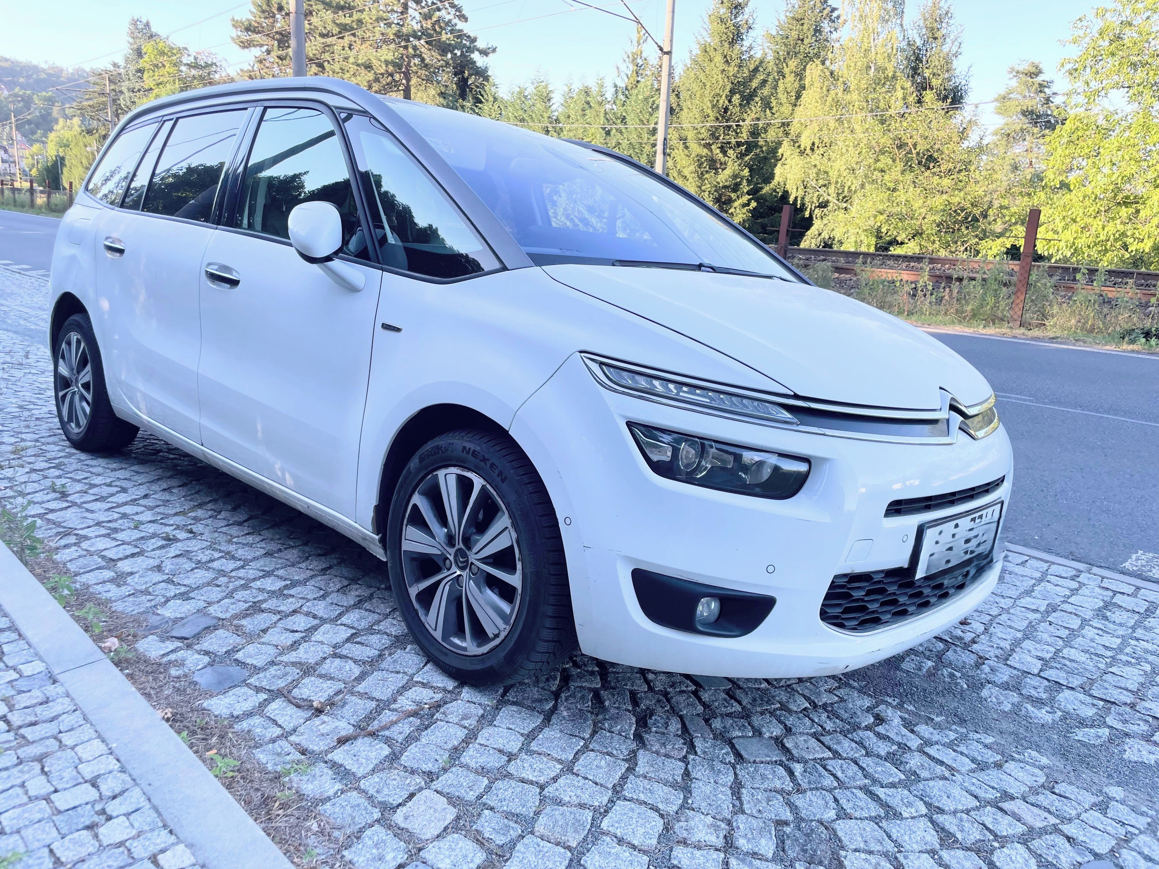 Citroën Grand C4 Picasso, 2.0 HDi, automat, 5místný - fotka 2