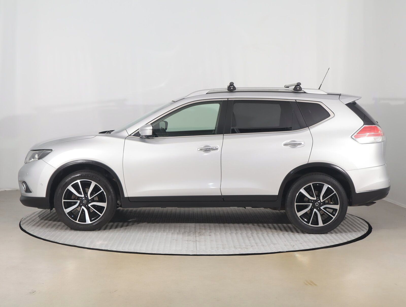 Nissan X-Trail, 1.6 dCi, 4X4 - fotka 3