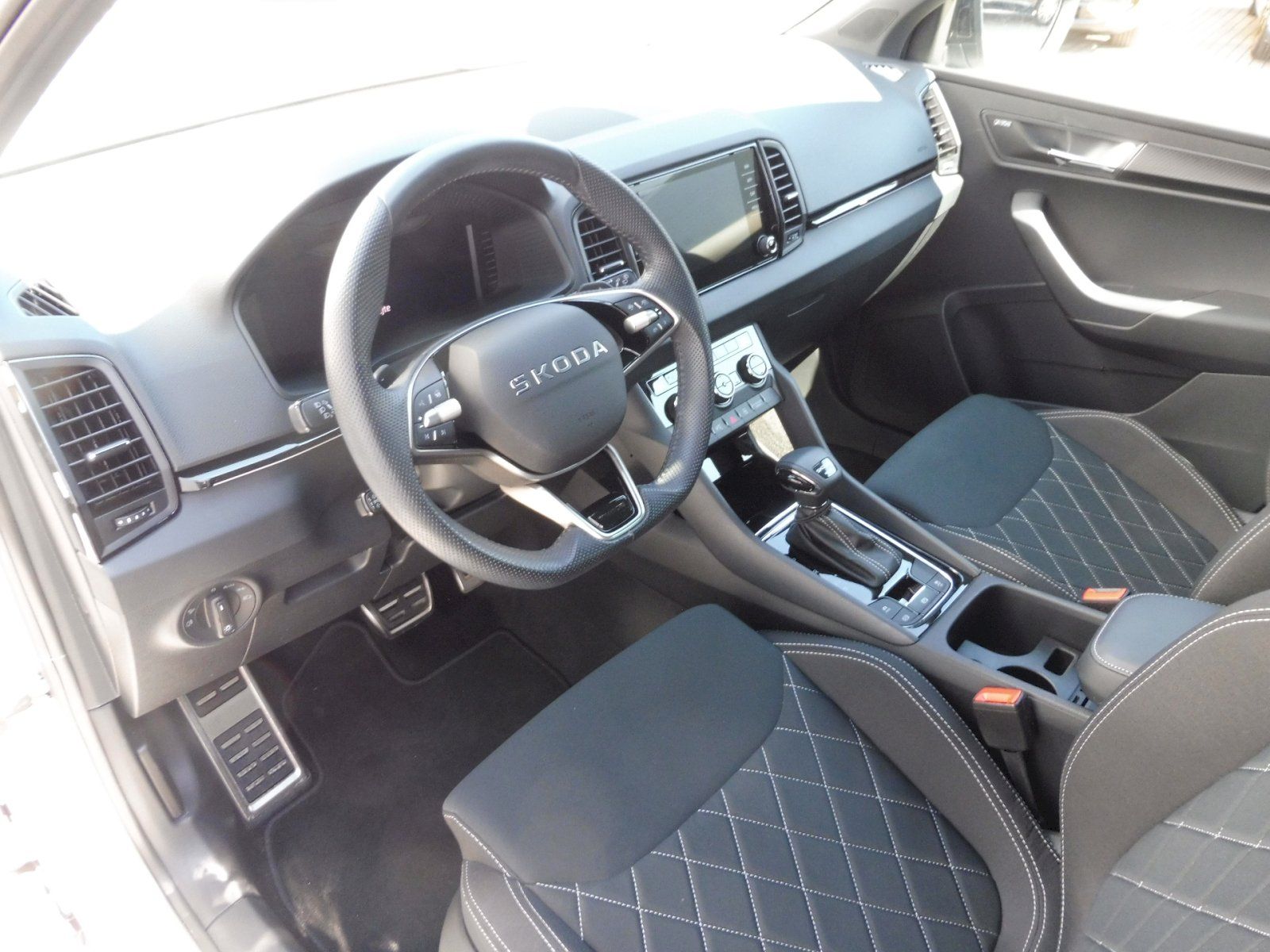 Škoda Karoq, SportLine 2,0 TSI 140kW DSG 4x - fotka 6