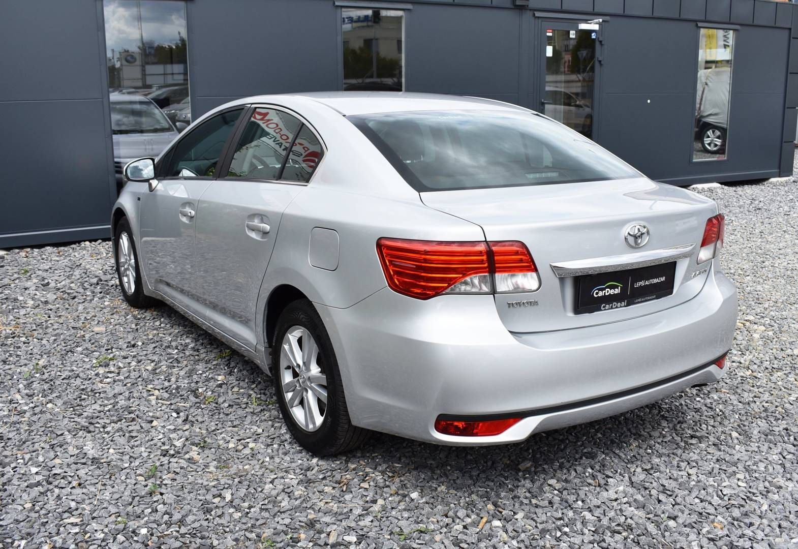 Toyota Avensis, 1,8 16V NAVI,1.MAJ,TOP STAV - fotka 4