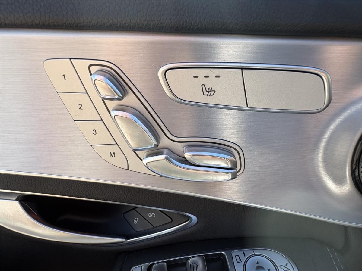 Mercedes-Benz Třídy C, 2,0 220d 143kW 4M,AVG,Led,Pano - fotka 6