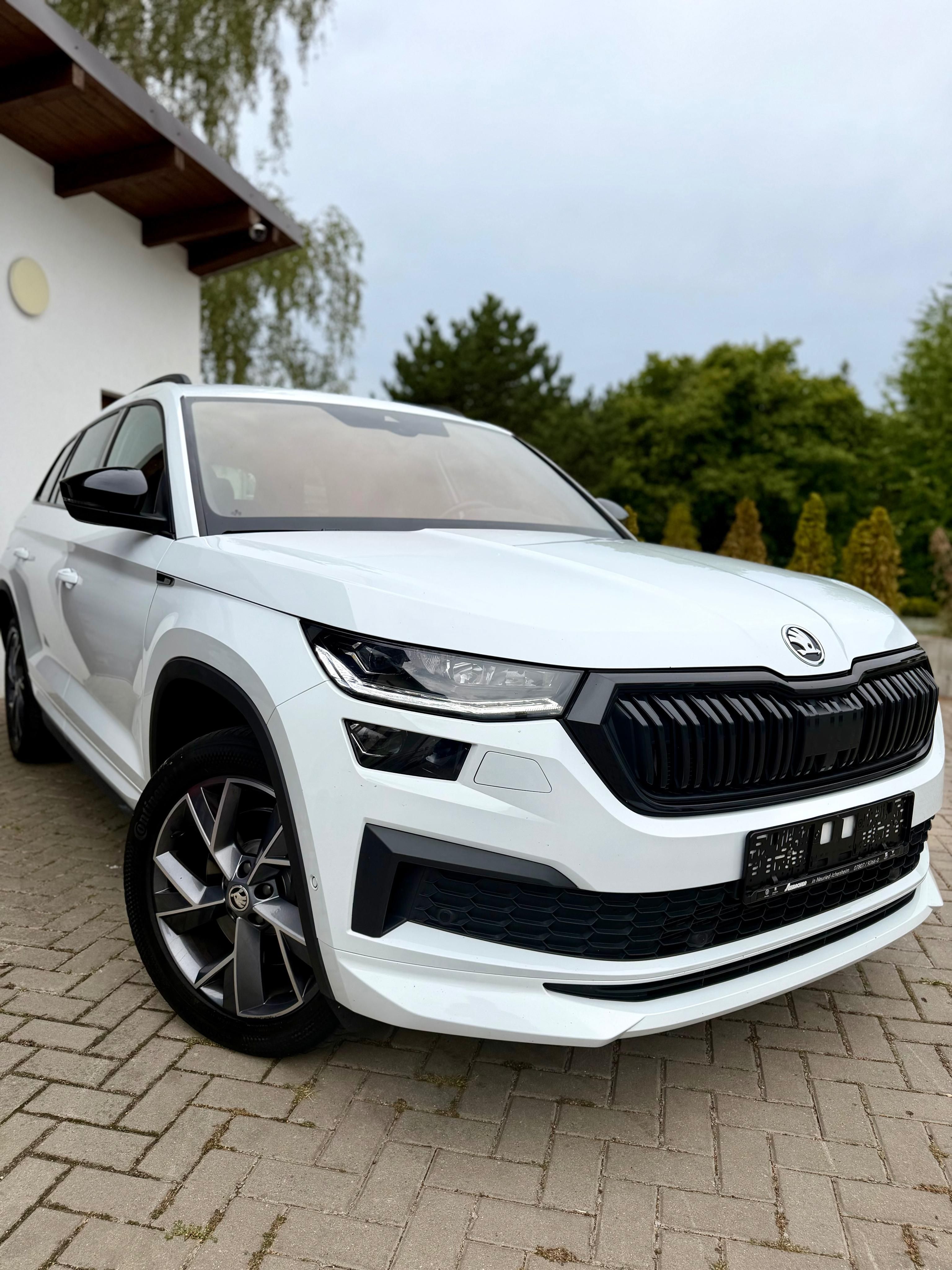 Škoda Kodiaq, SPORTLINE 4x4 NEZ. TOP. DCC - fotka 4