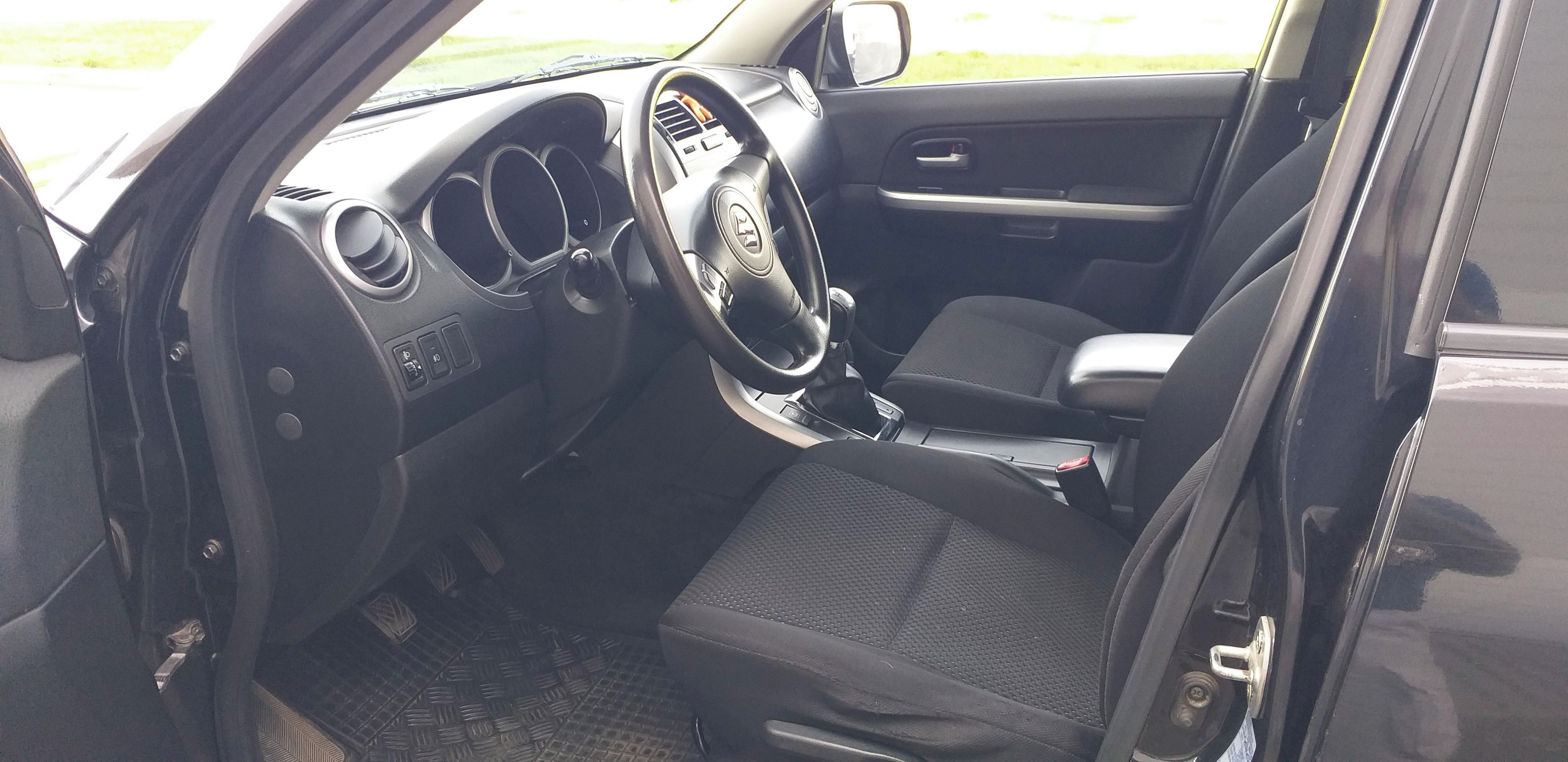 Suzuki Grand Vitara, 2.0 benzín 4×4 - fotka 4