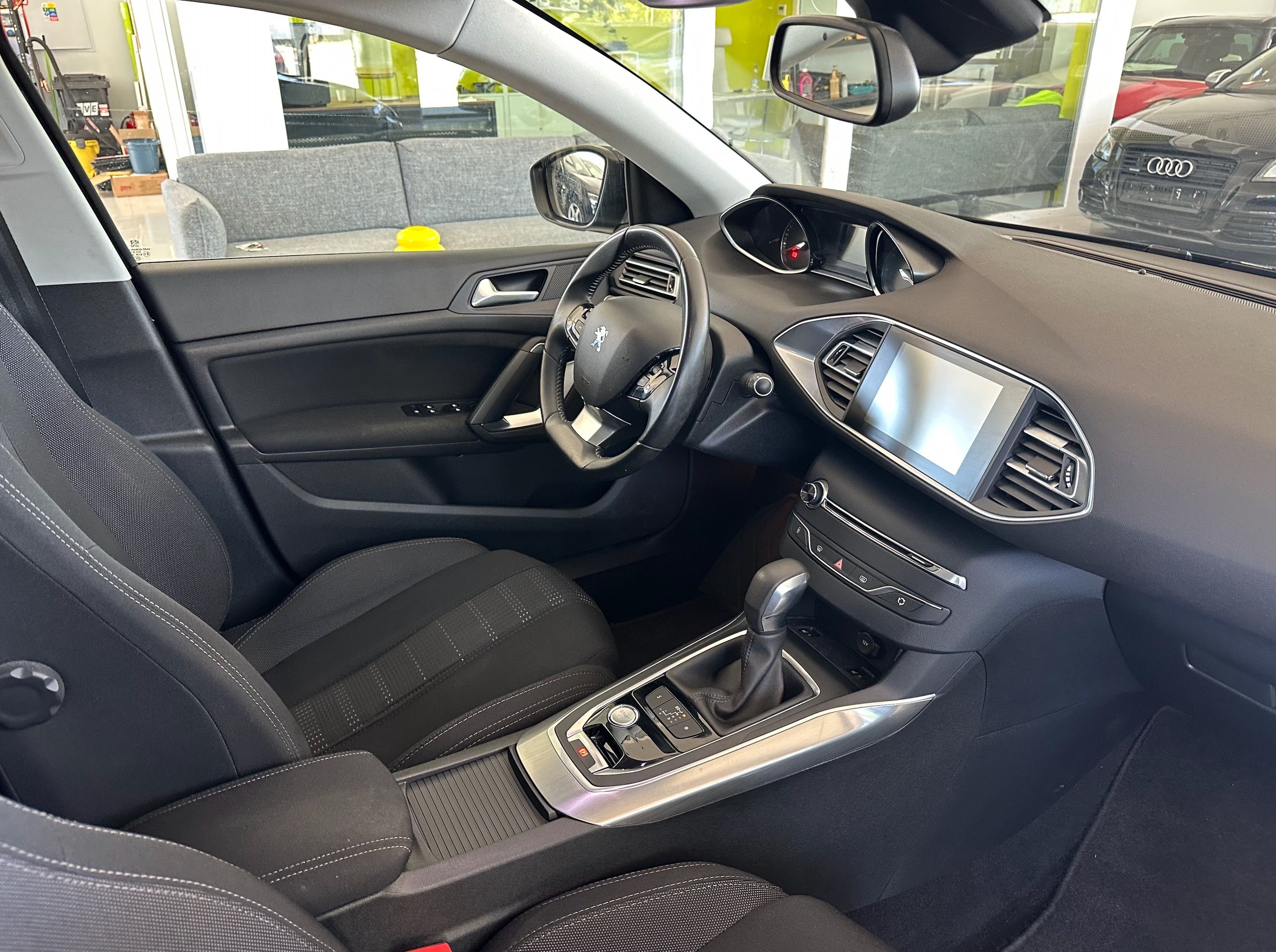 Peugeot 308, SW 1.2 | 96 kW | TOP STAV - fotka 6