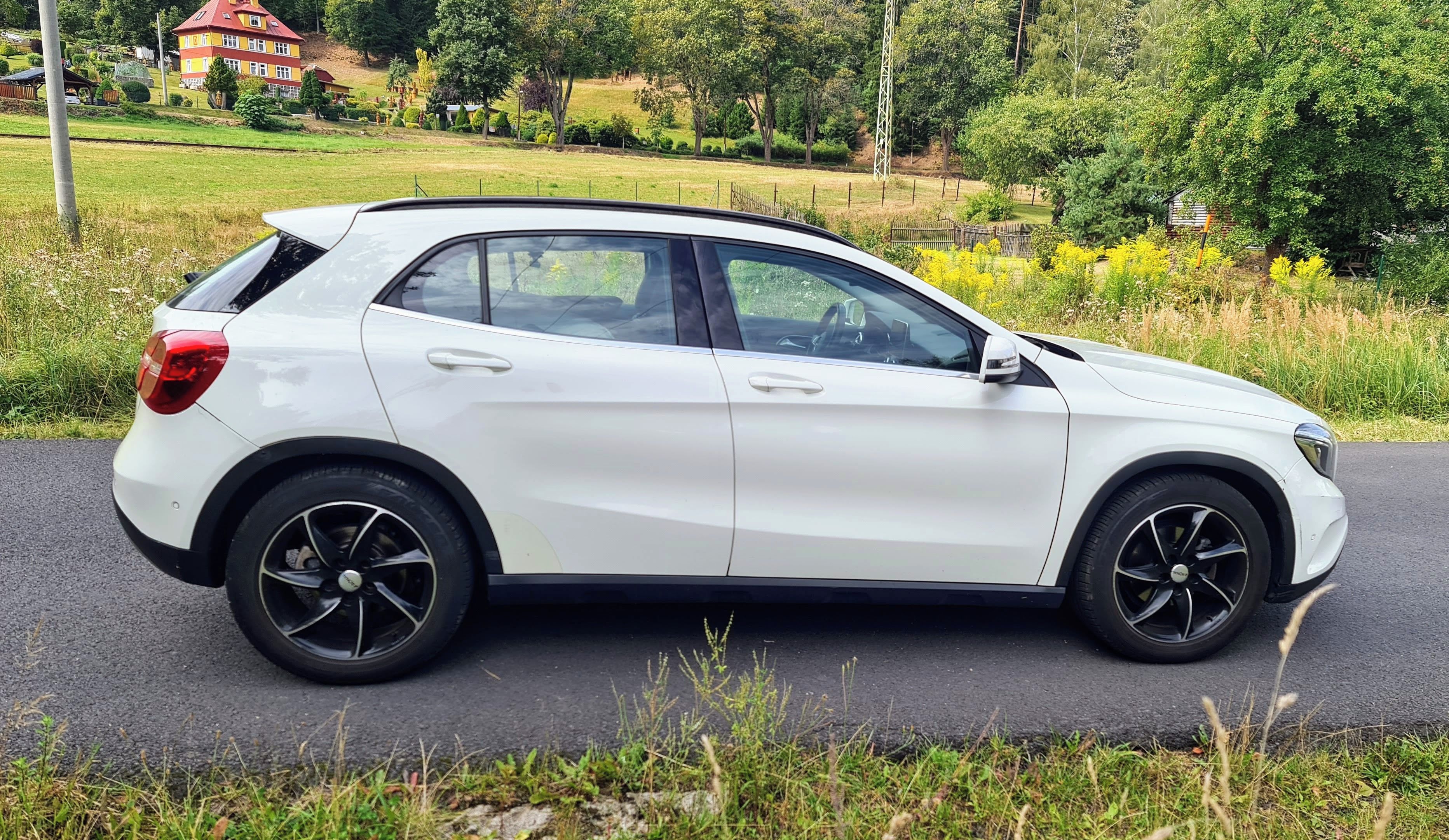Mercedes-Benz GLA, 220d 4Matic Model 2016 = 130kW - fotka 6