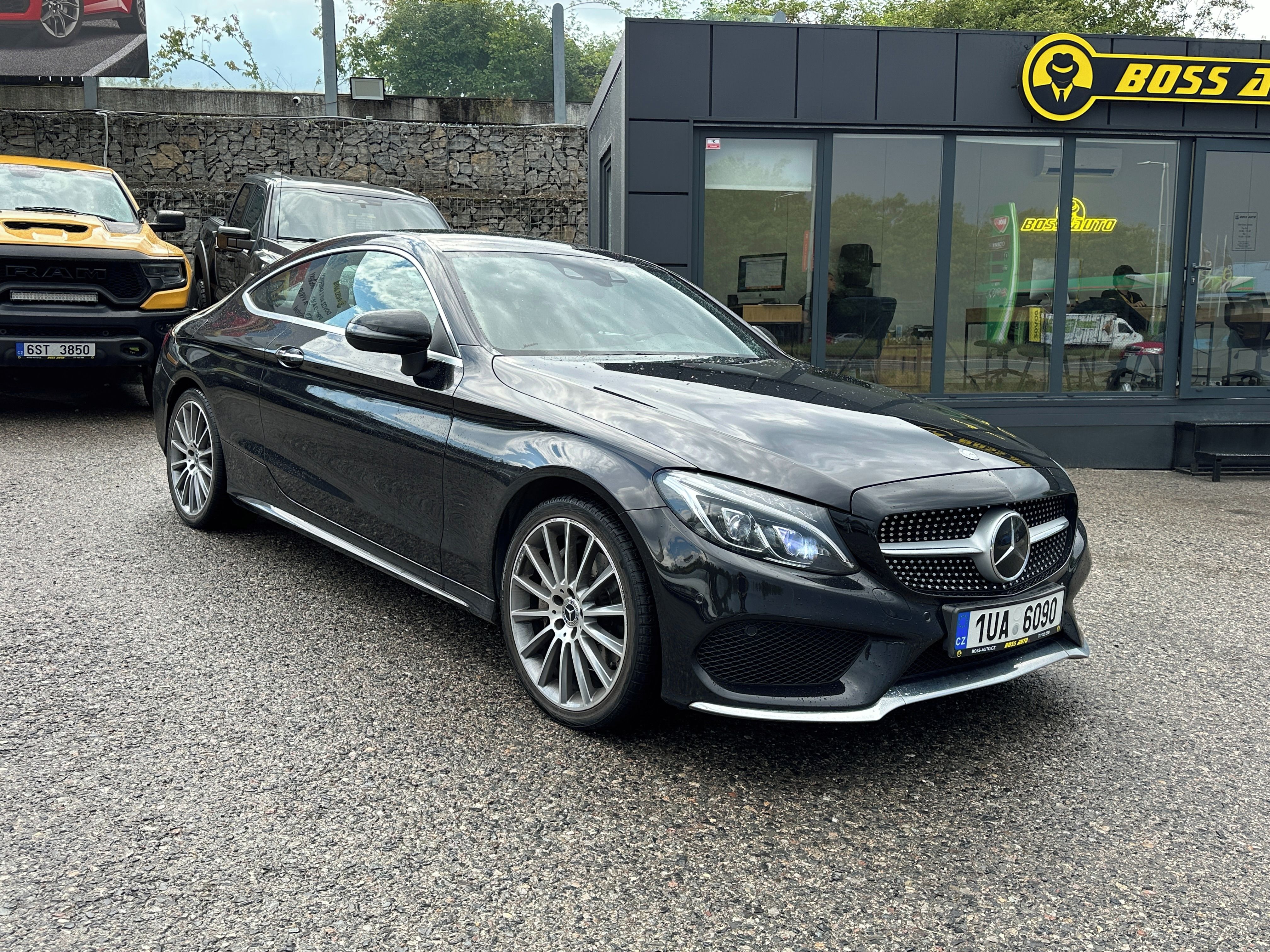 Mercedes-Benz Třídy C, Mercedes-Benz C 400 2019 - fotka 2