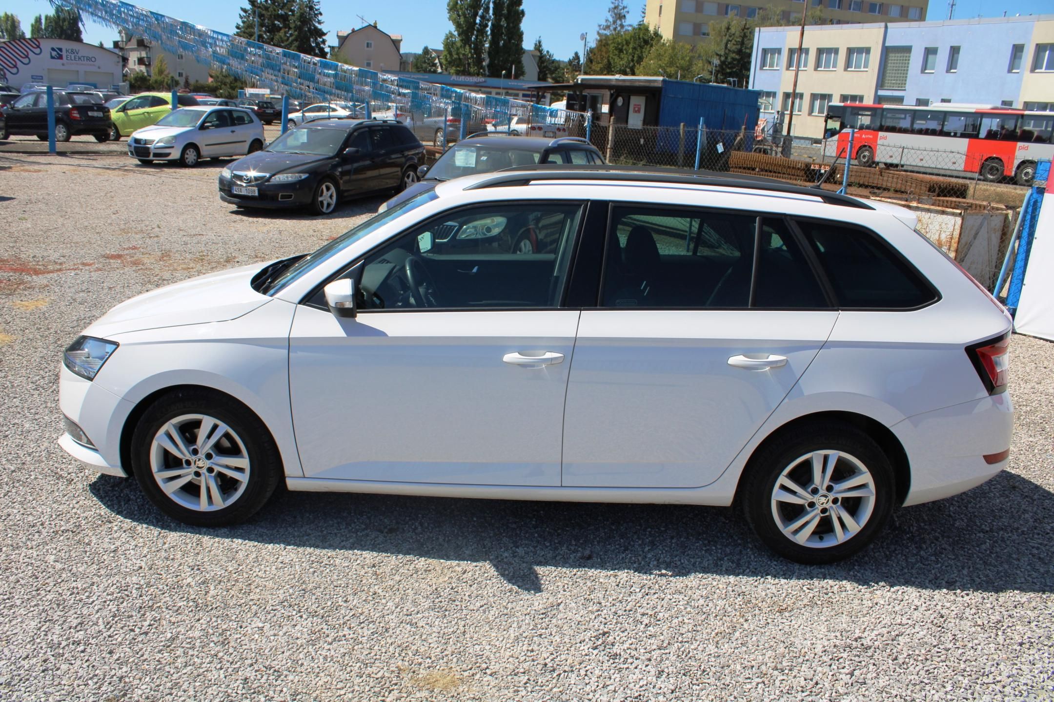 Škoda Fabia, 1,0i KLIMA TEMPOMAT EL.OKNA AL - fotka 4