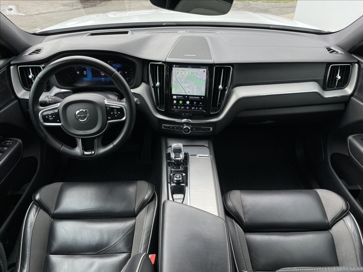 Volvo XC60, 2,0 B4 A8 Ultimate Dark LED - fotka 6
