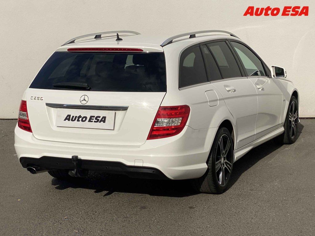Mercedes-Benz Třídy C, 1.8 C250,Edition,AT - fotka 4