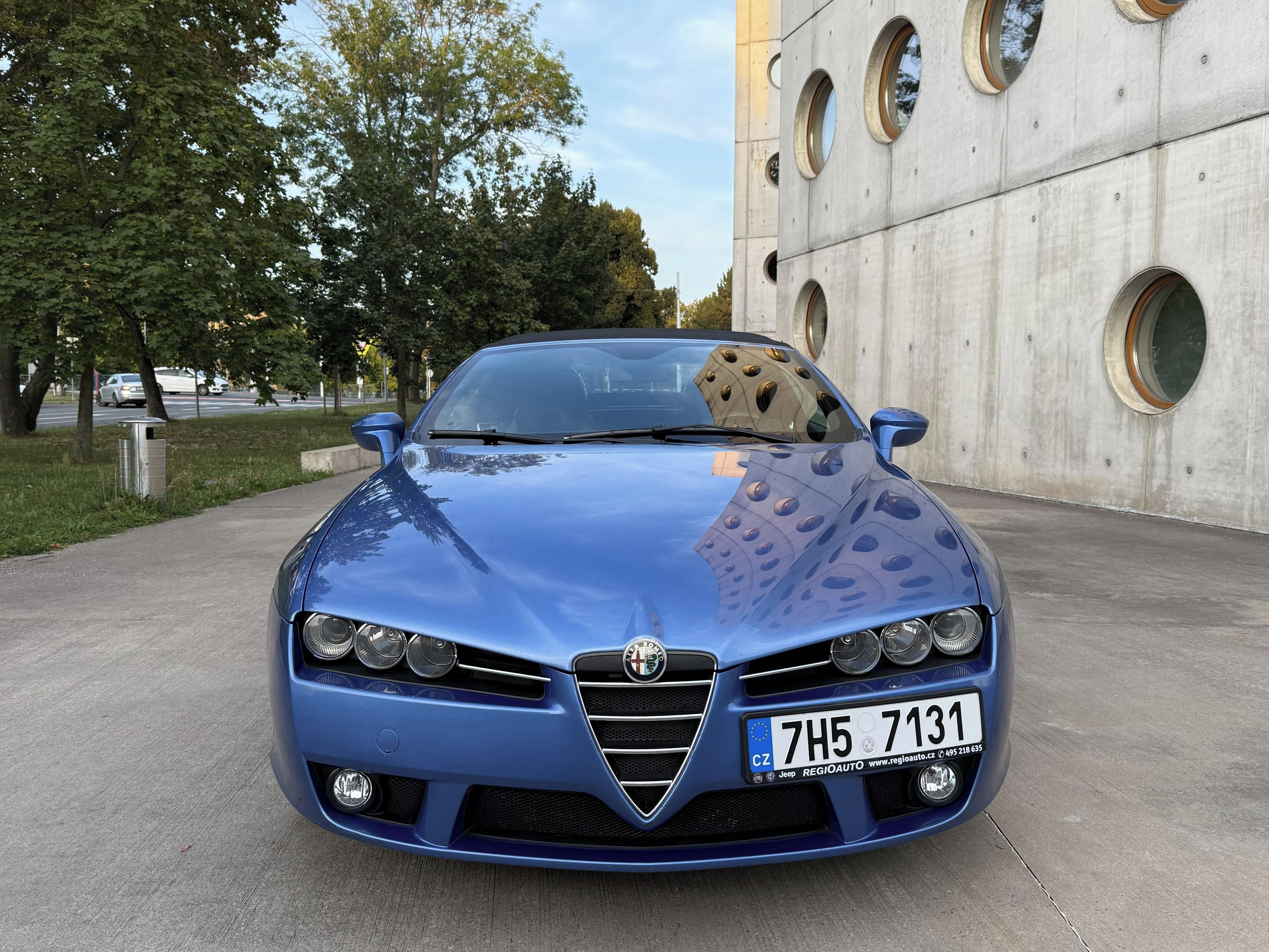 Alfa Romeo Spider, 2.2JTS - fotka 3