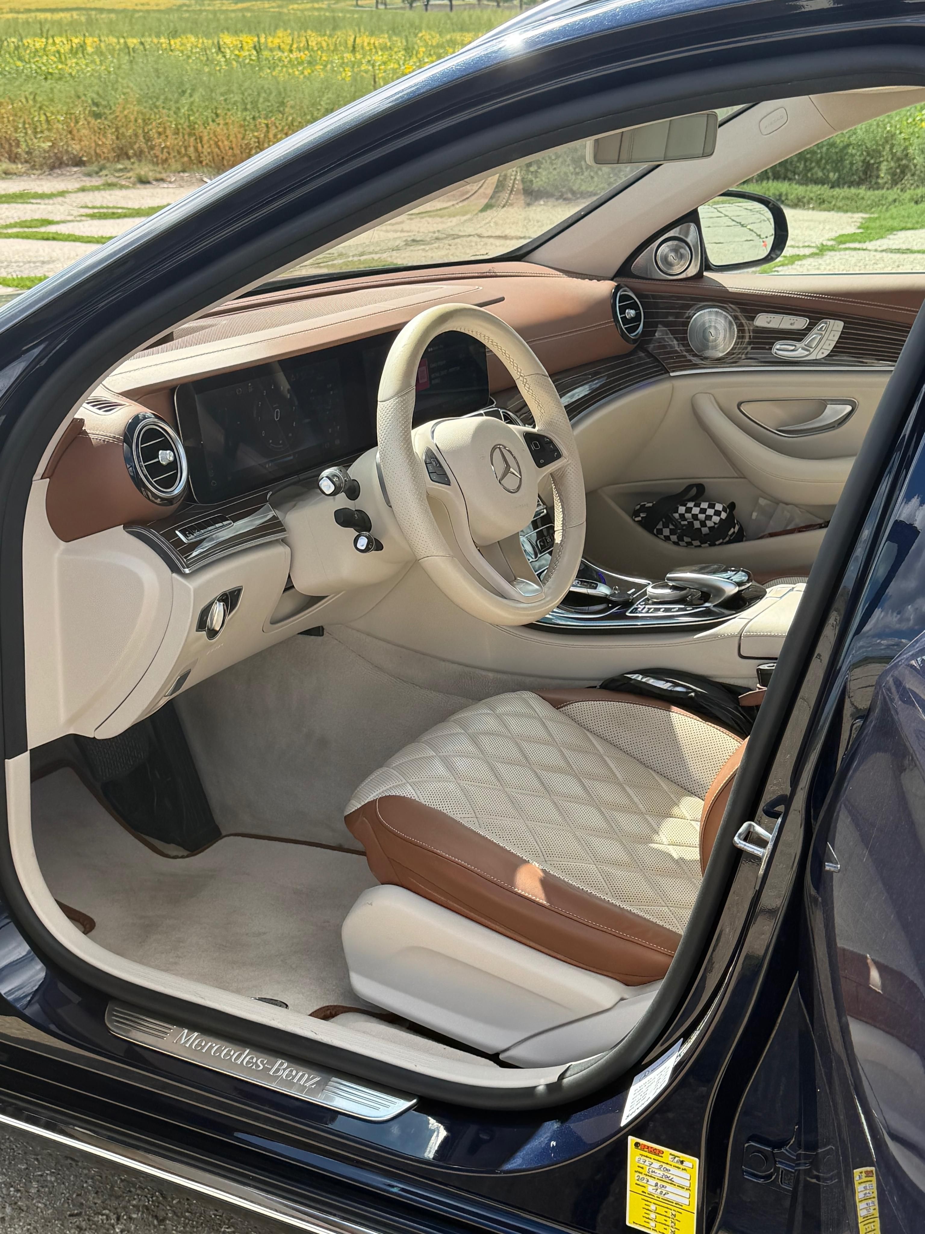 Mercedes-Benz Třídy E, Mercedes-Benz E400 Designo - fotka 5