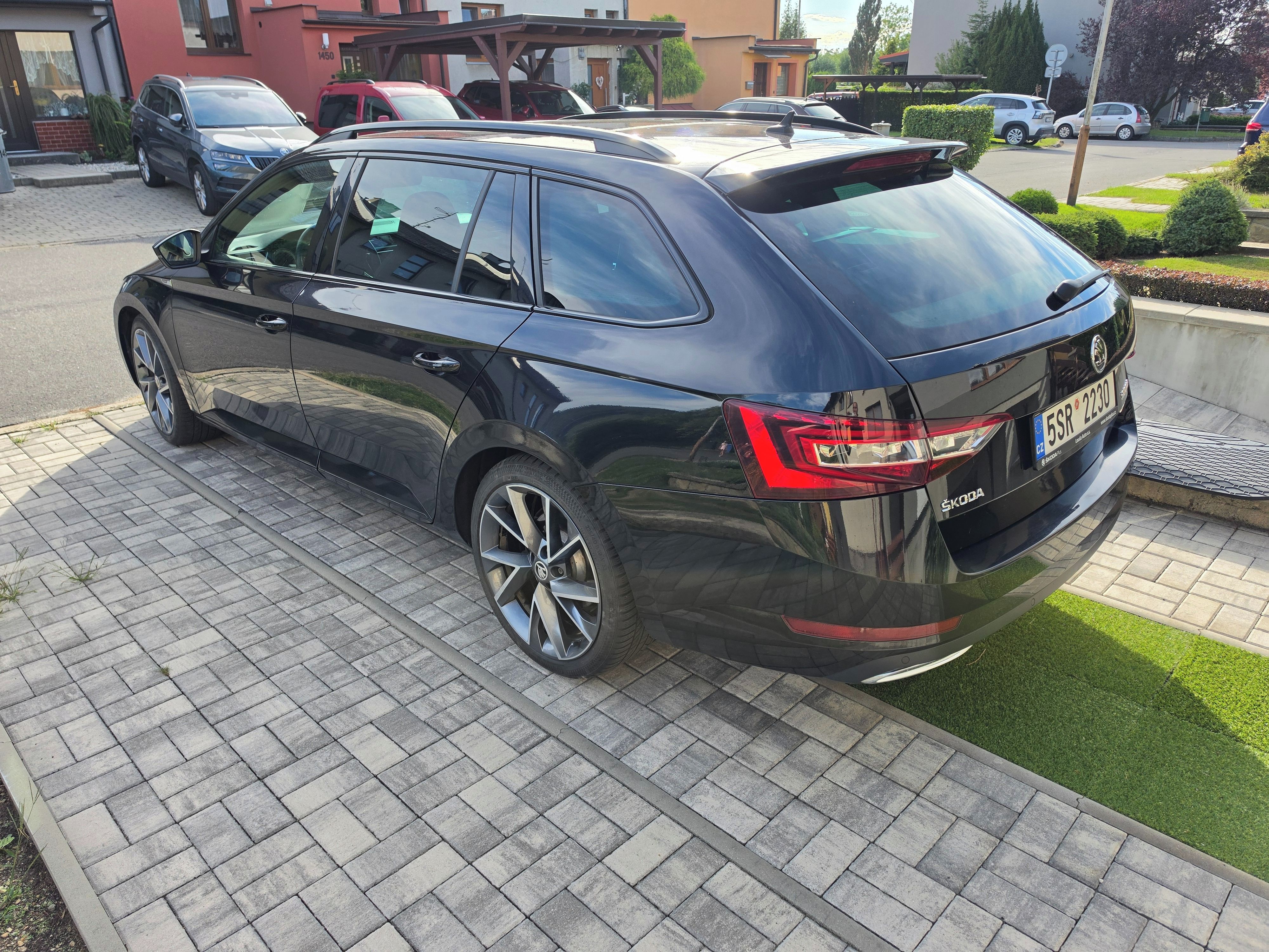 Škoda Superb, SportLine 2.0 TDI 140kW 4x4 - fotka 6