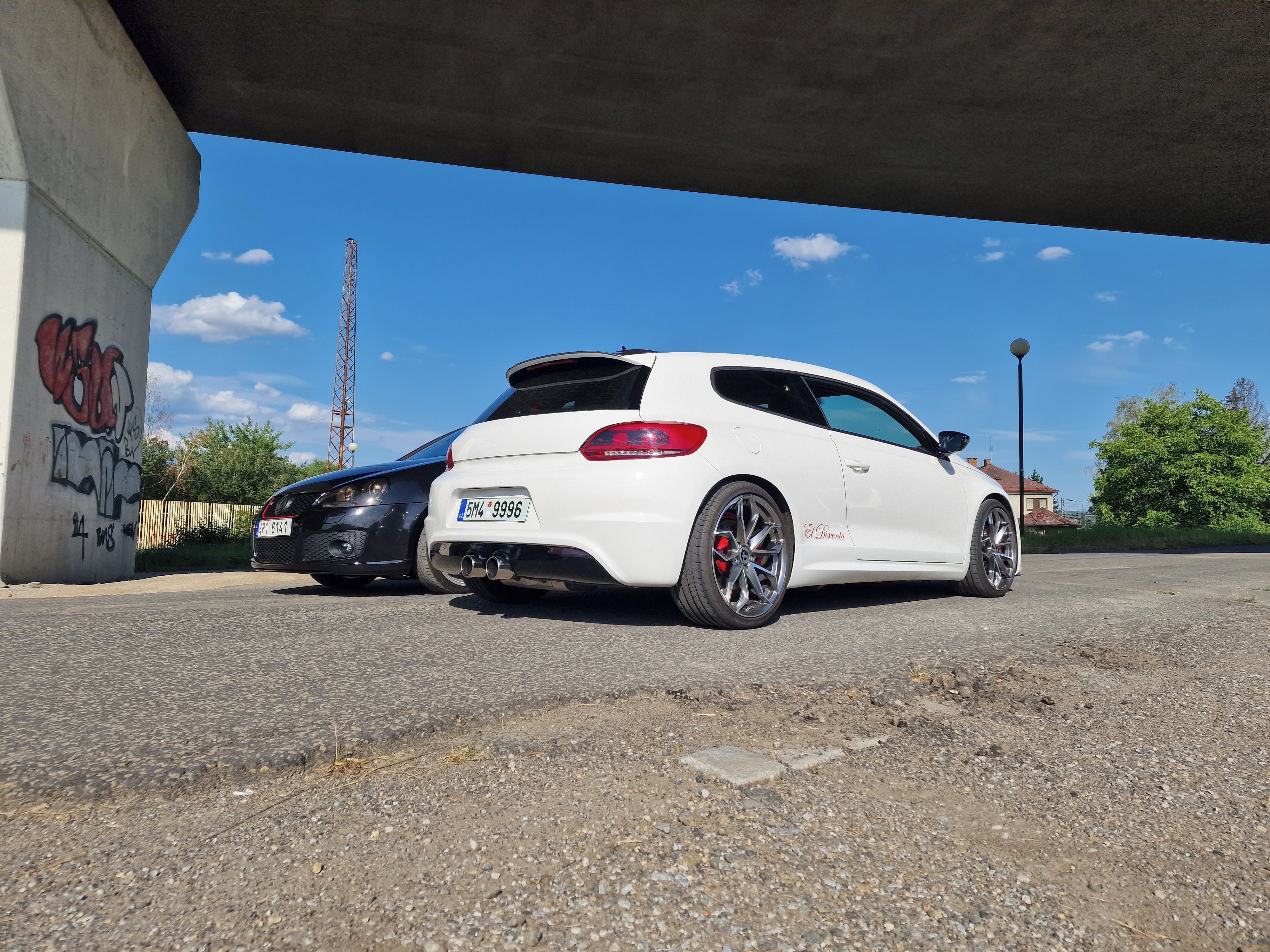 Volkswagen Scirocco, Showcar_Červená kůže_69K km - fotka 5