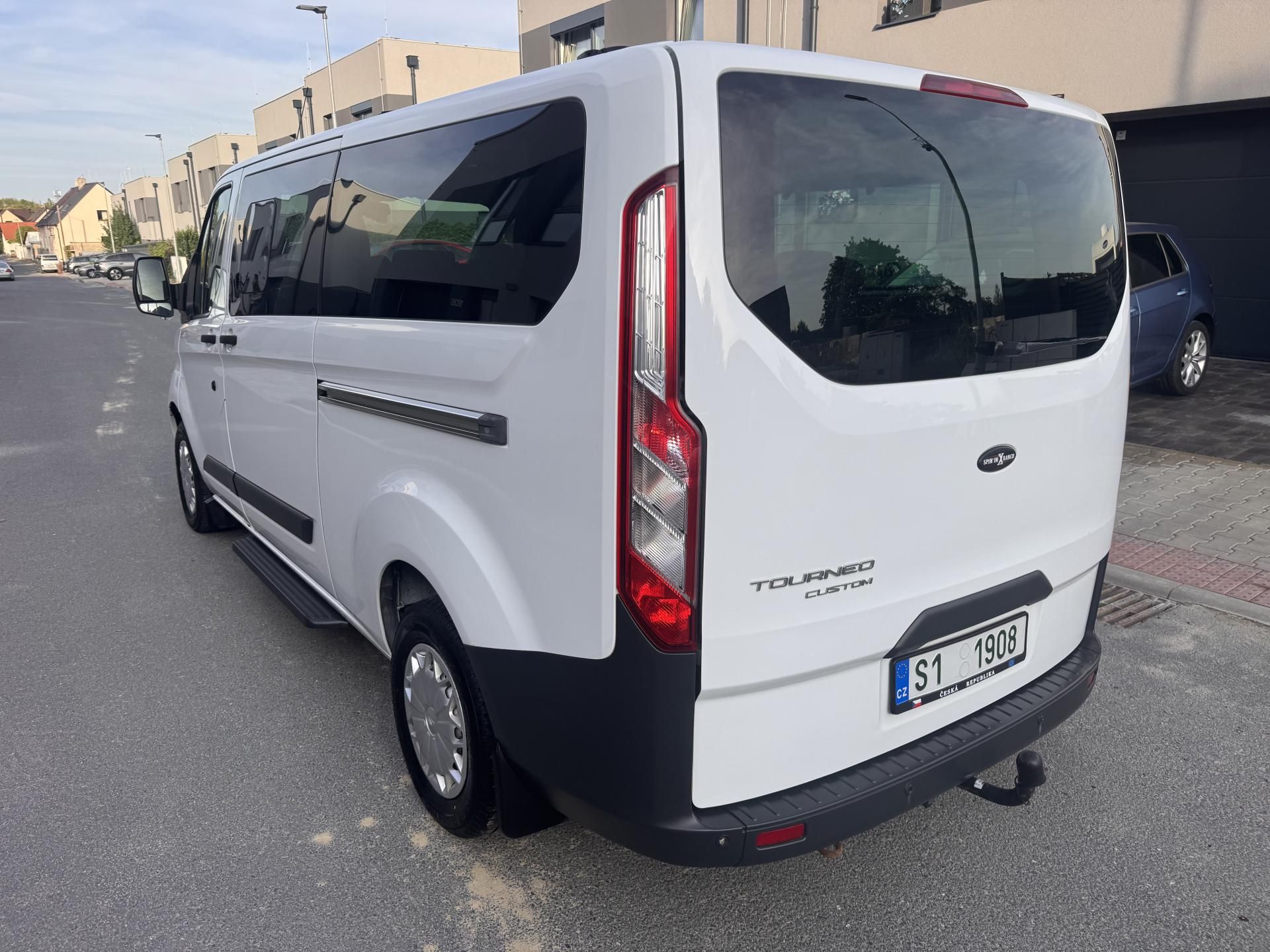 Ford Tourneo Custom, 2.2TDCI 92KW L2 9.MÍST - fotka 6