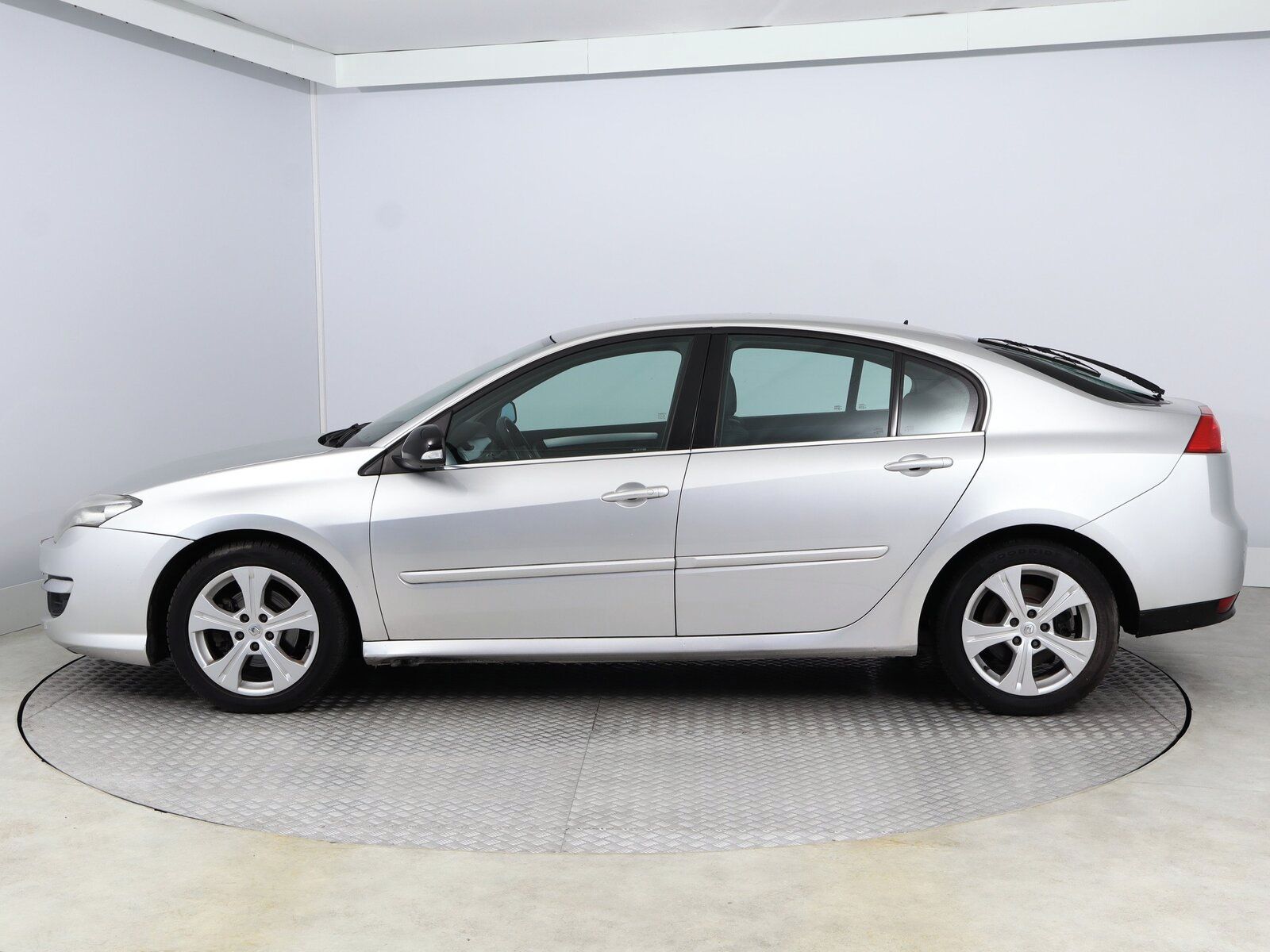 Renault Laguna, 2.0 DCi, Xenony - fotka 3