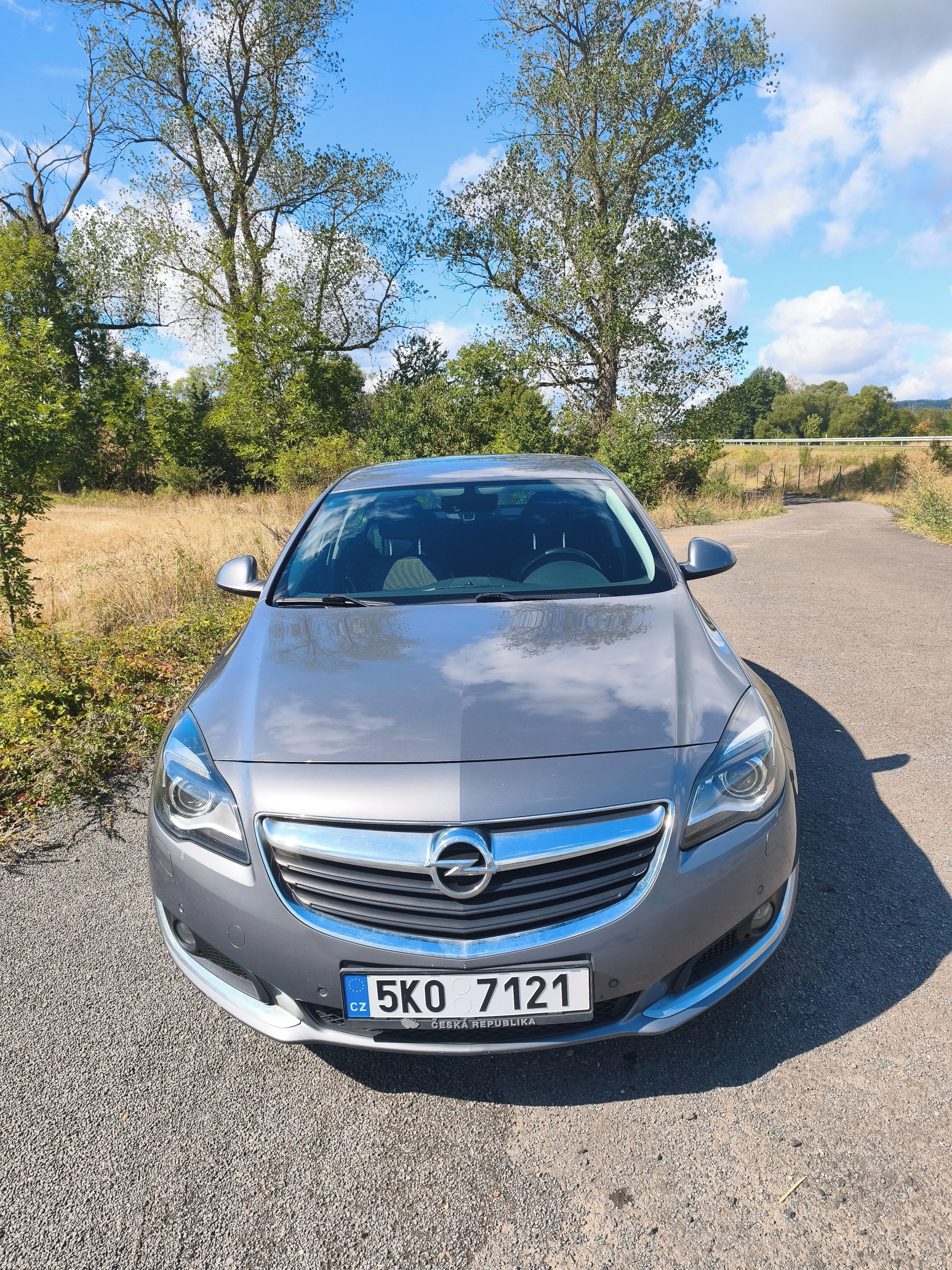 Opel Insignia, 2.0 CDTI 125kw servisní kniha - fotka 2