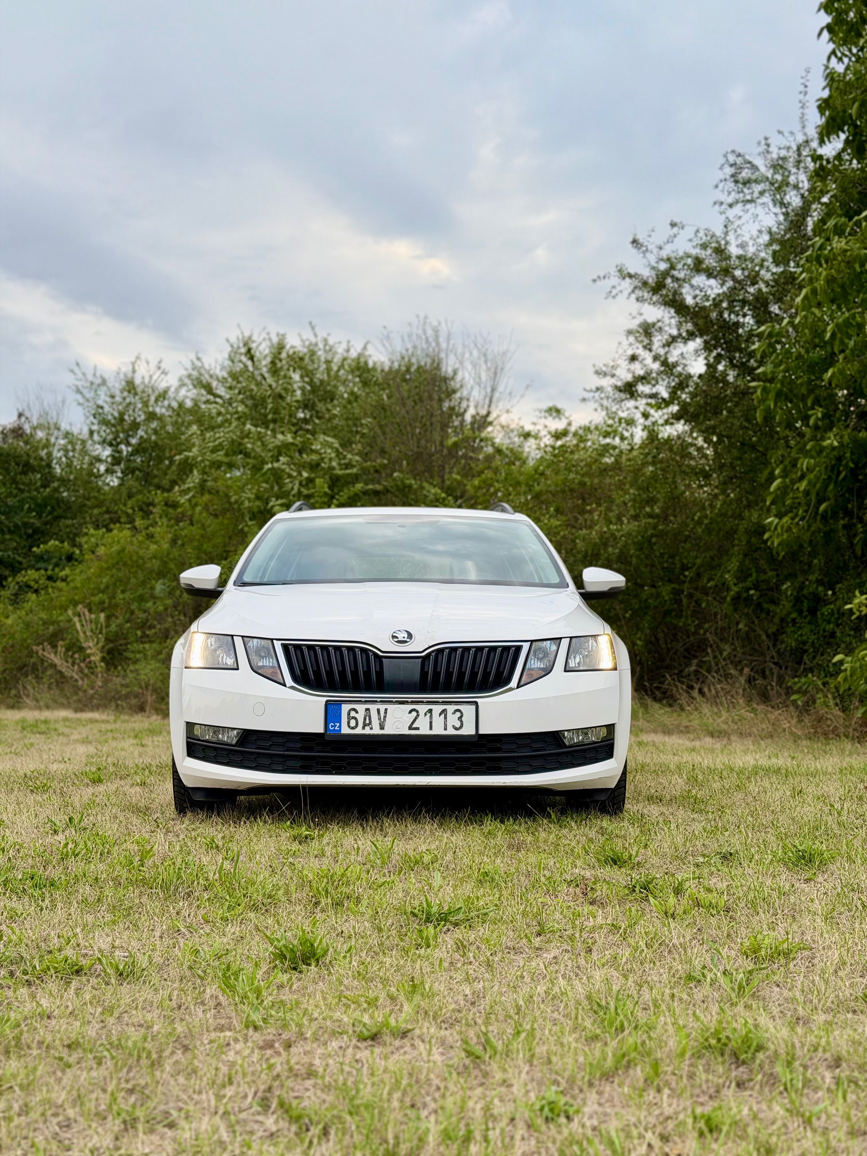 Škoda Octavia, 2.0 TDI - ODPOČTOVÁ - fotka 2