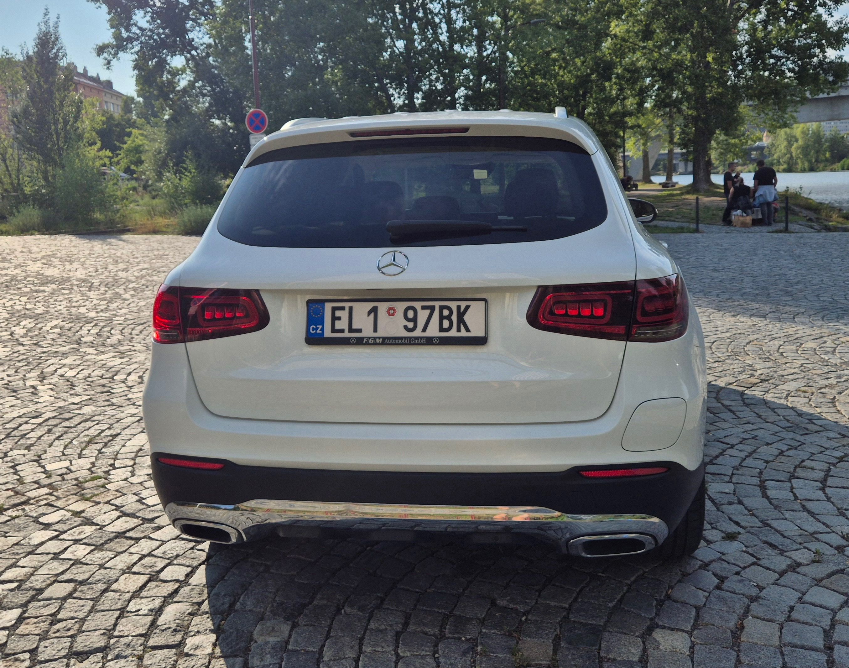 Mercedes-Benz GLC, 300 e 4MATIC - fotka 3