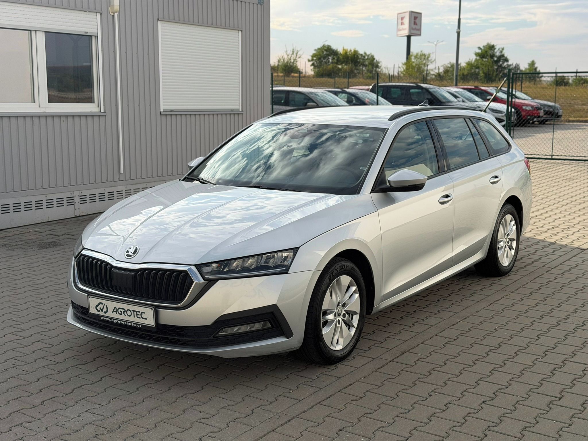 Škoda Octavia, 2.0 TDI 110kW Ambition 4x4 DSG - fotka 3
