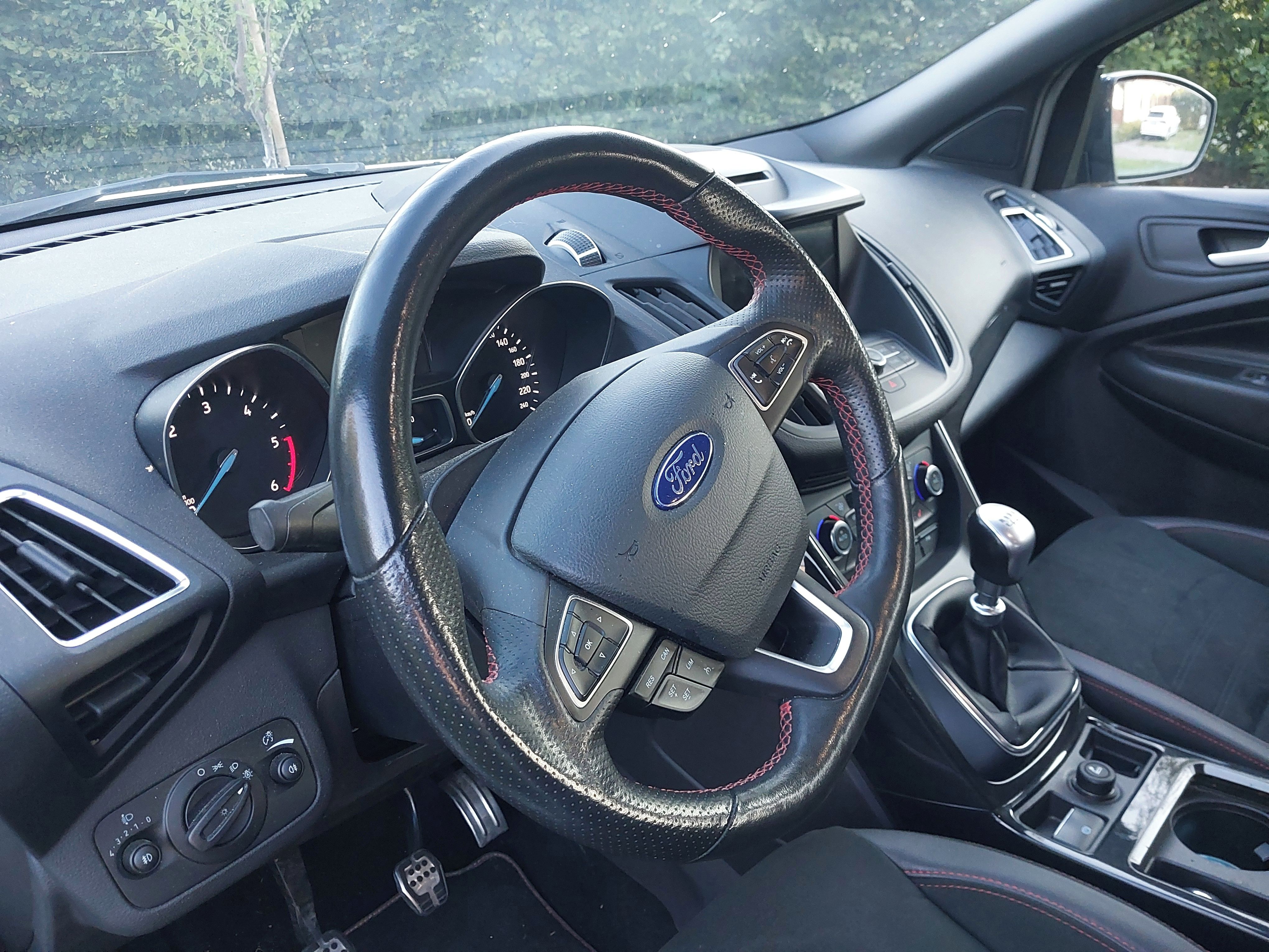 Ford Kuga, Ford Kuga 4x4 tažné, ČR, 1.maj - fotka 5