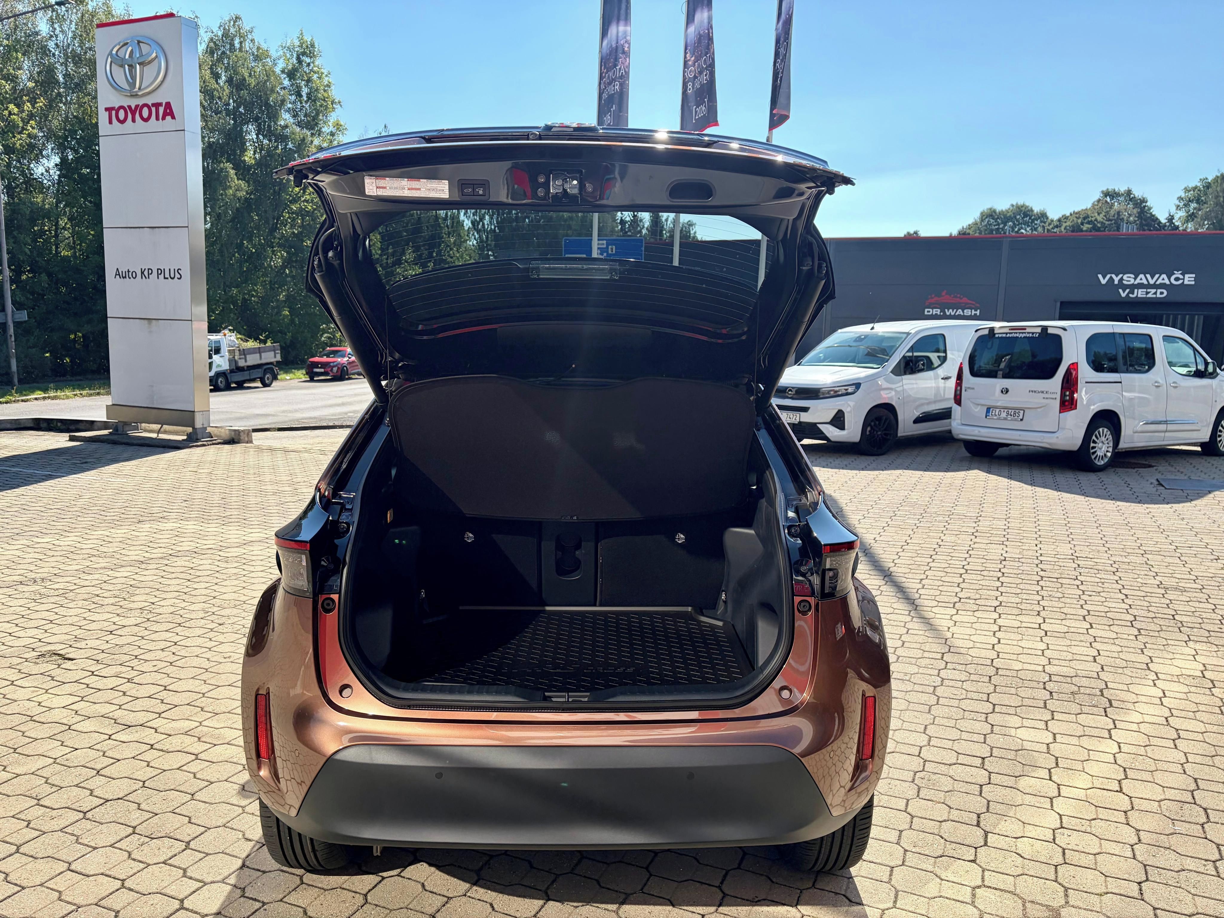 Toyota Yaris Cross, 1,5 130 4X4 Exe+Tech+VIP MY26 - fotka 6