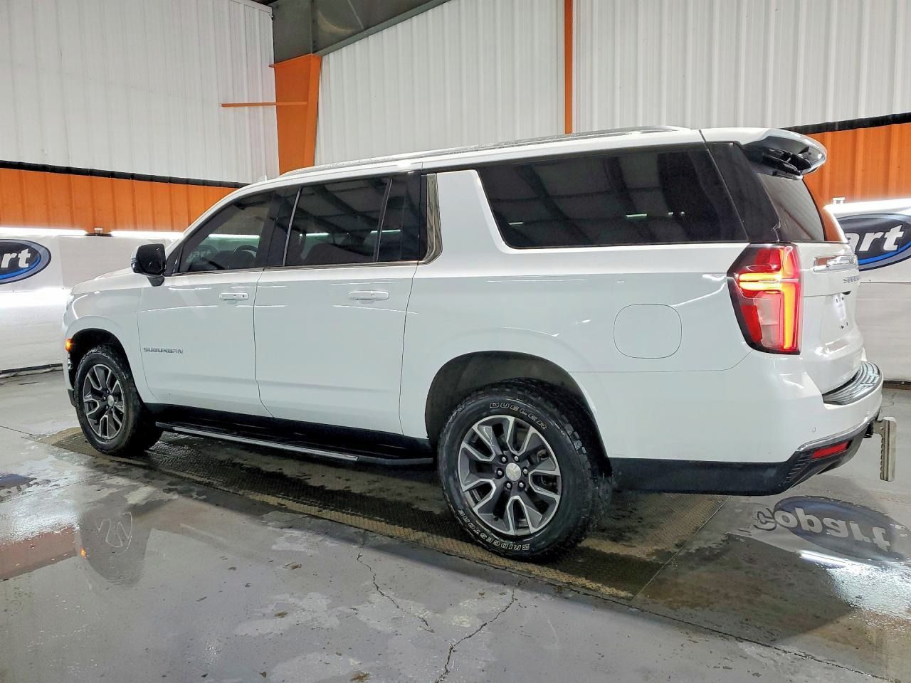 Chevrolet Suburban, Auto na cestě - fotka 3