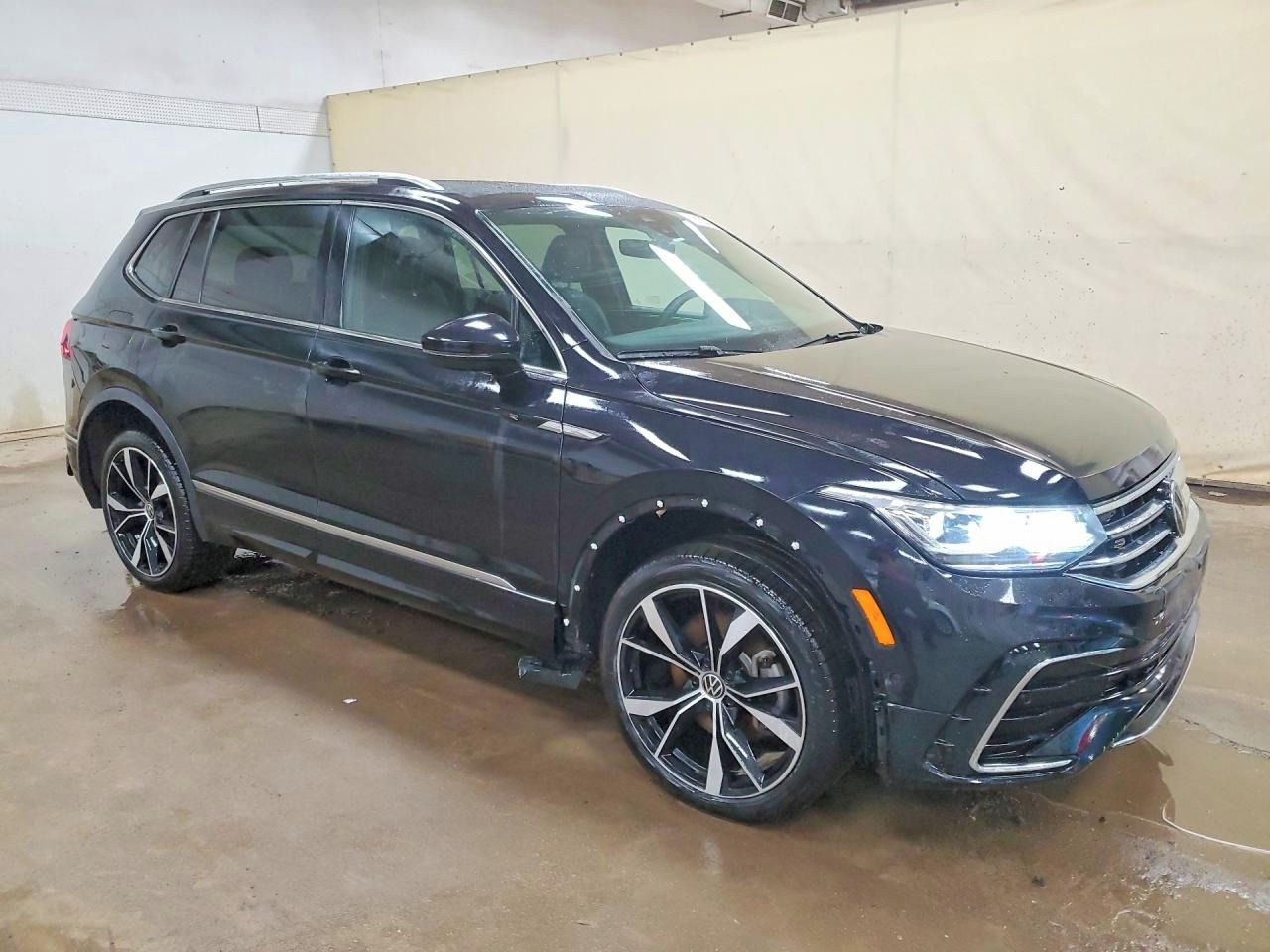 Volkswagen Tiguan, Auto na cestě - fotka 2