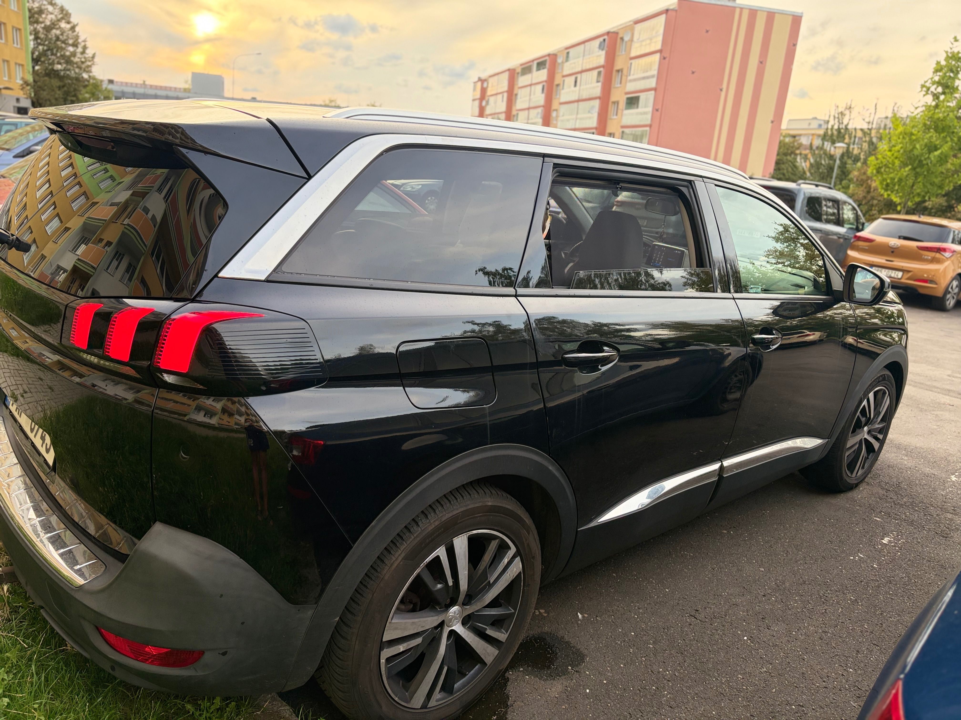 Peugeot 5008, 1.6 Benzín, 133 kW, Automat - fotka 4