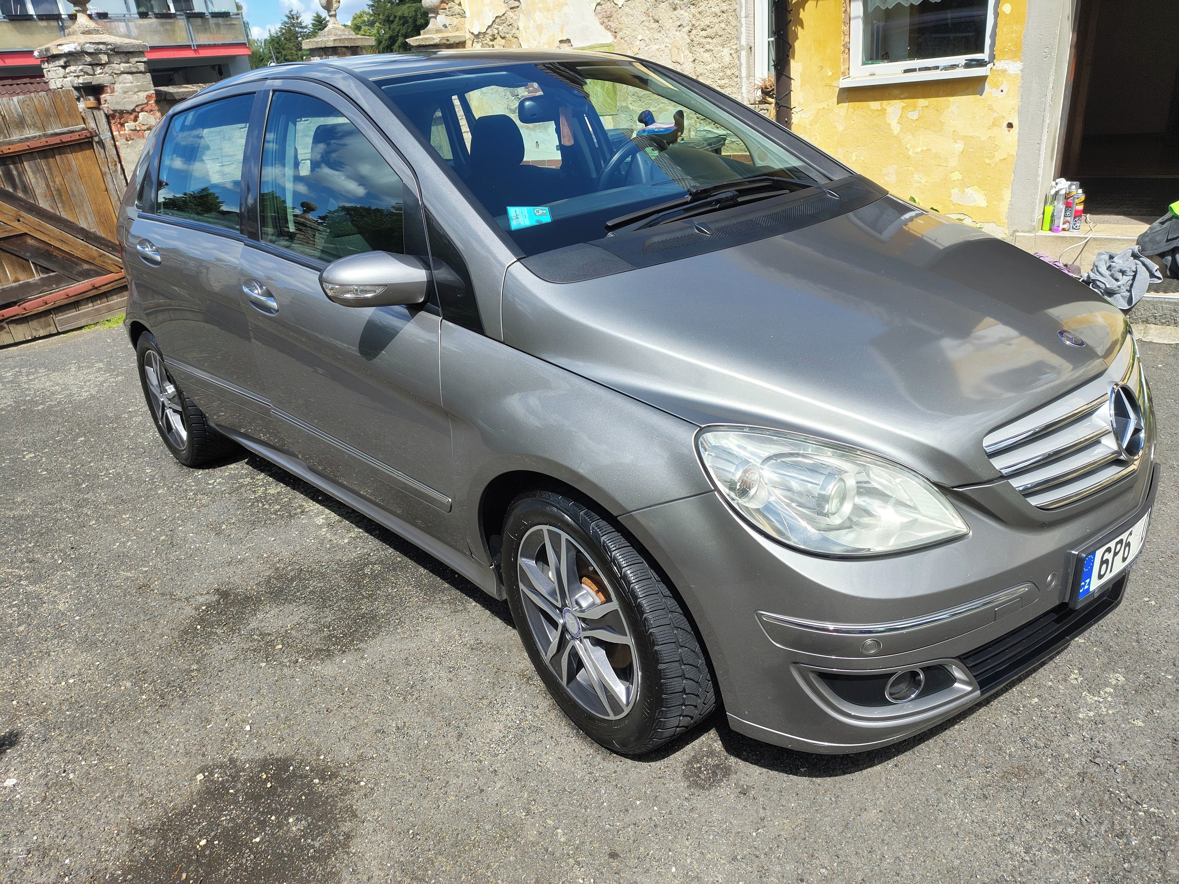 Mercedes-Benz Třídy B, Pěkný Mercedes Benz B - fotka 5