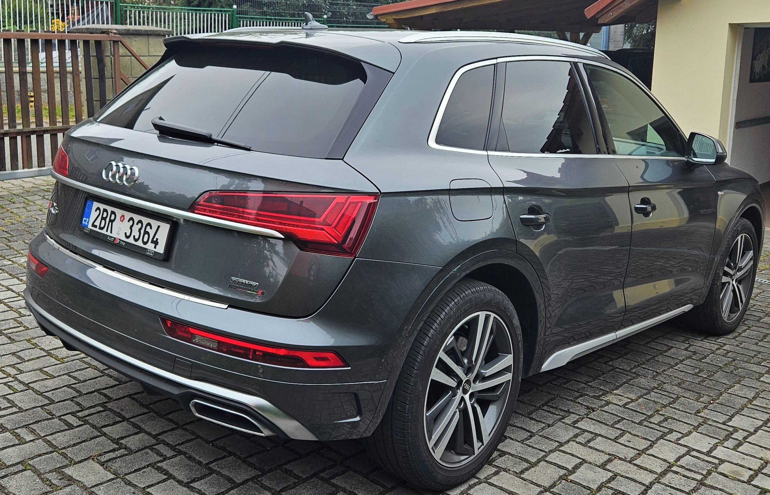 Audi Q5, S-line, 40 TDI 150KW, 64 tkm - fotka 6