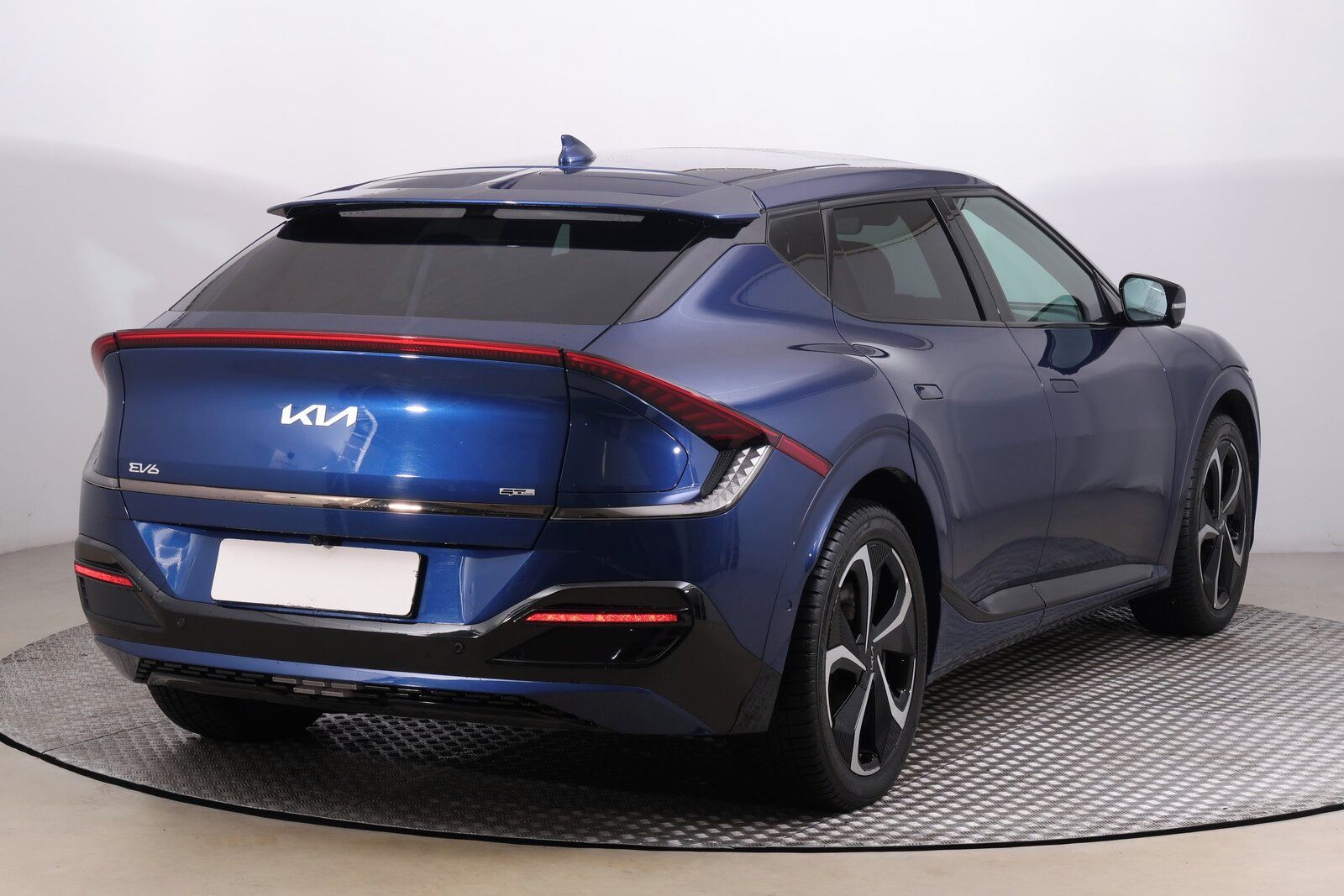 Kia EV6, AWD 77.4 kWh, SoH 100% - fotka 5