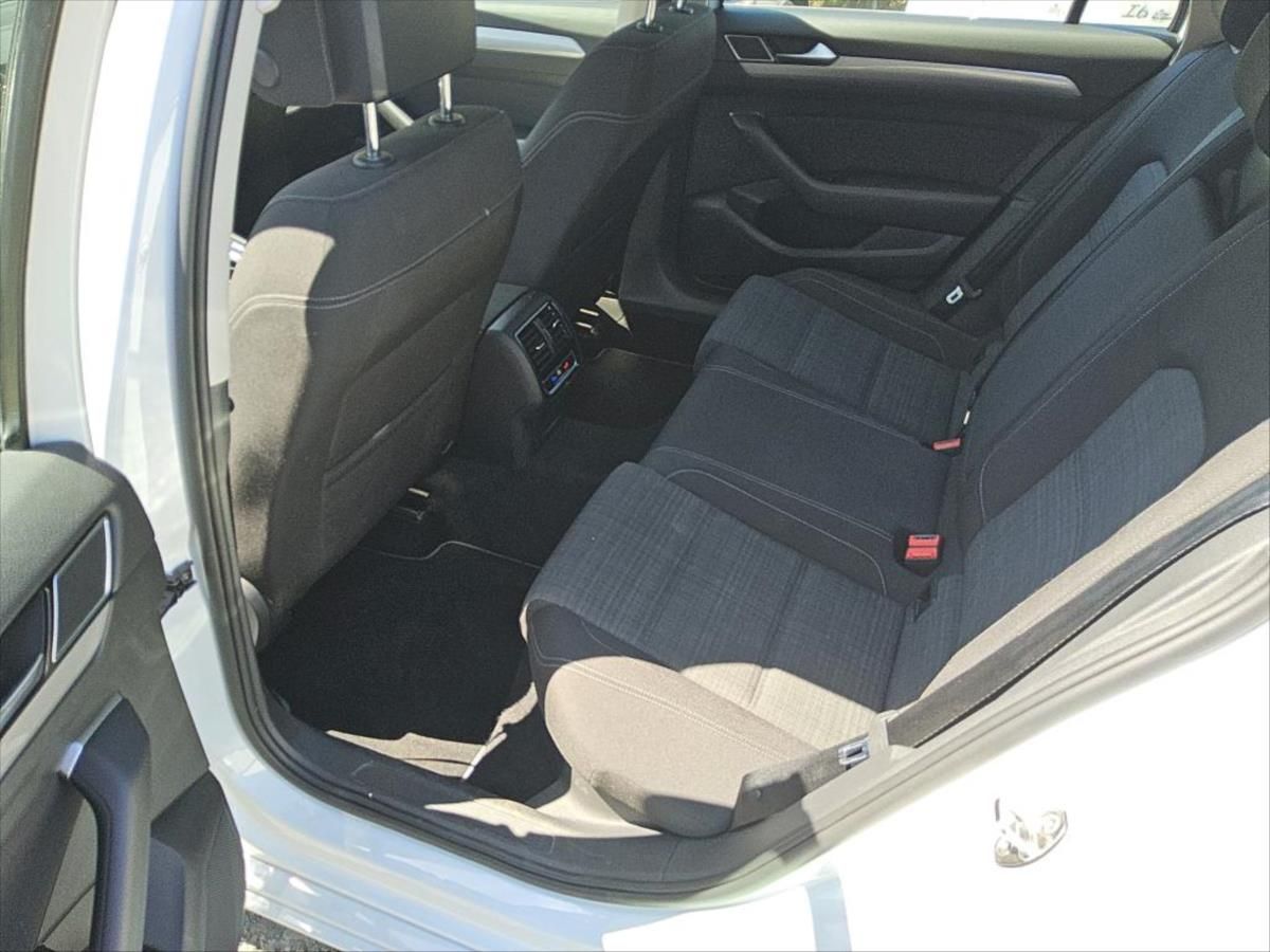 Volkswagen Passat, 2,0 - fotka 6